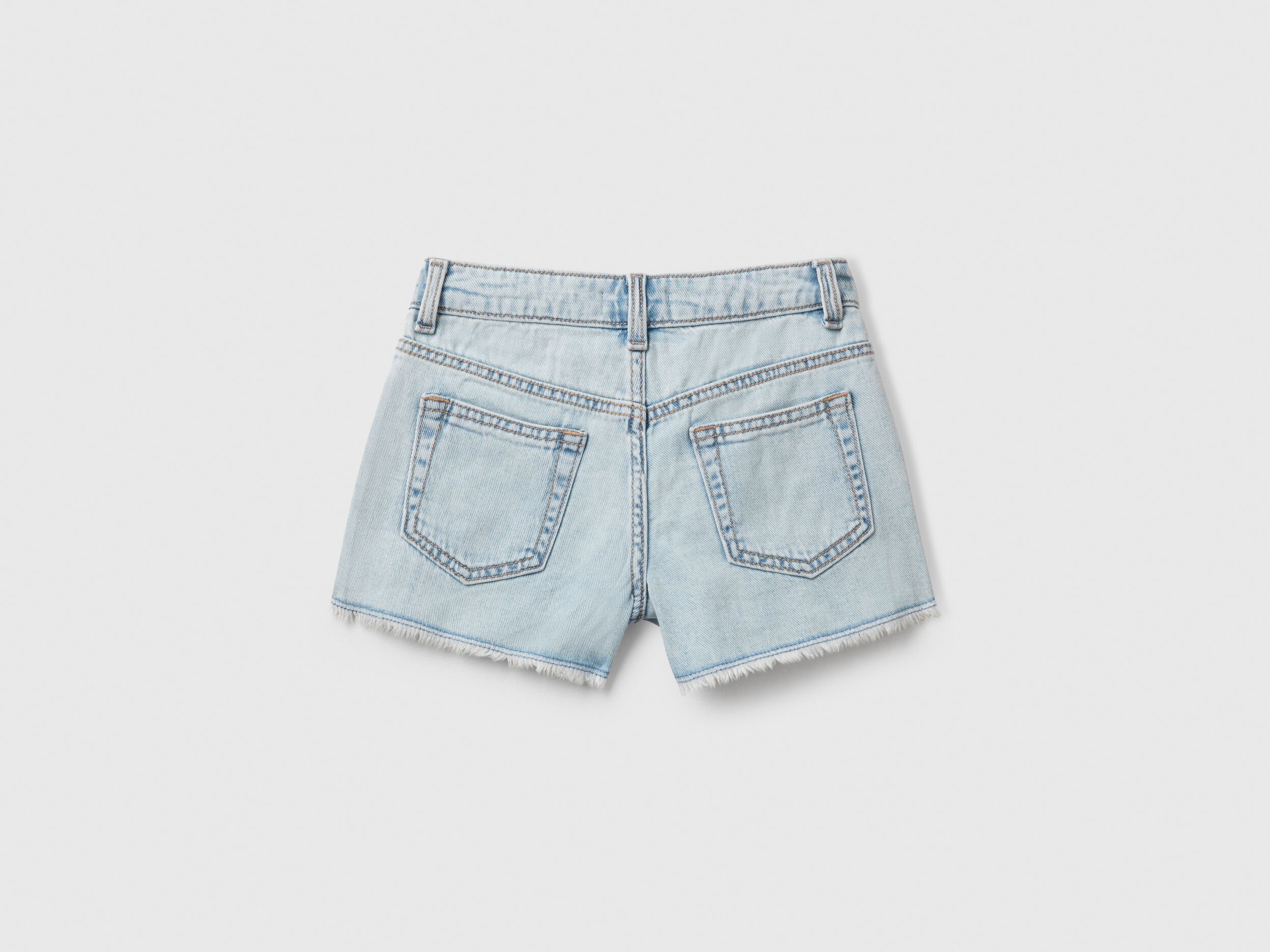Benetton_Jean Shorts with Star Embroidery_4UTPC9049_902_02