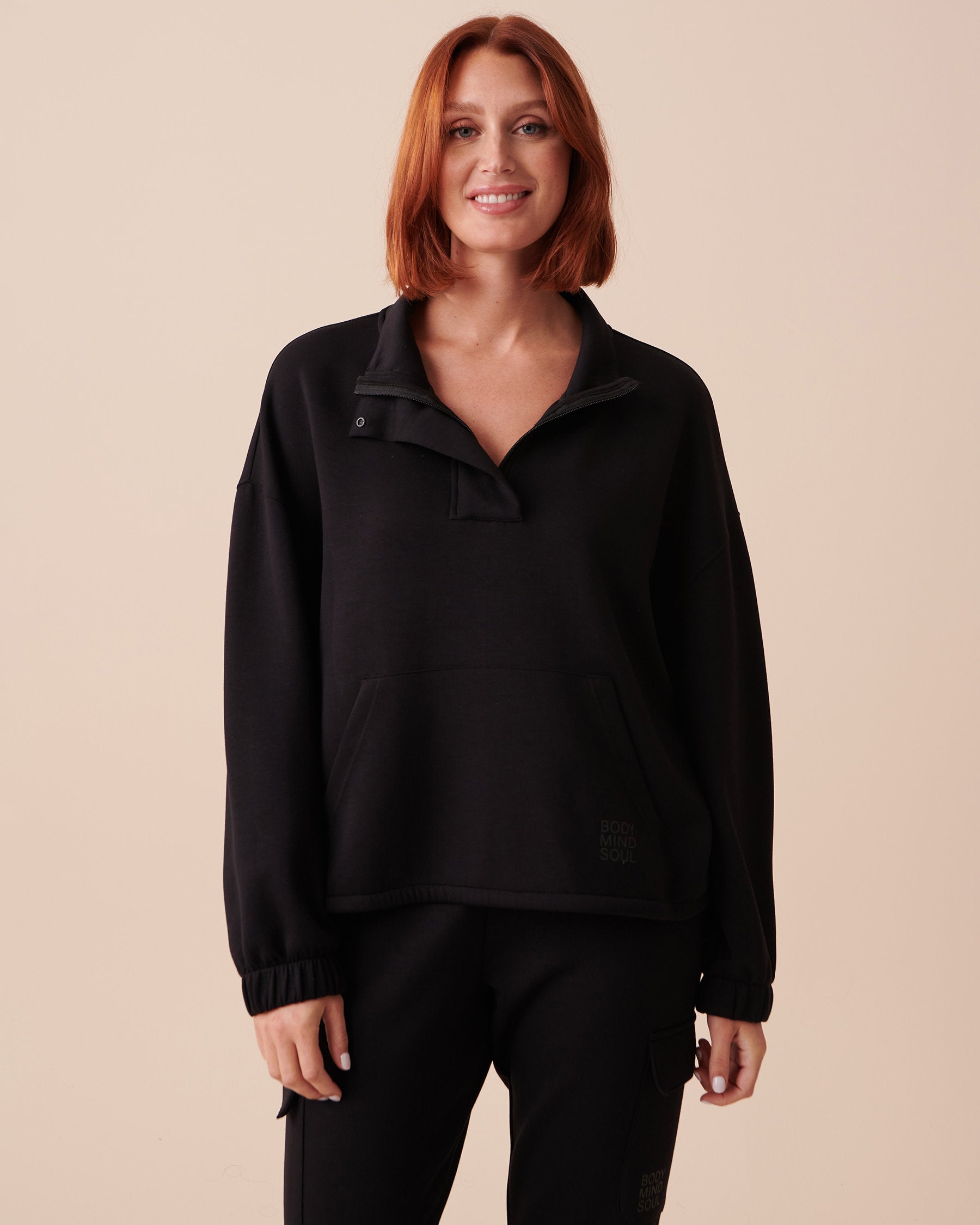 Interlock Long Sleeve Top Mock Neck_50100079_00001_04