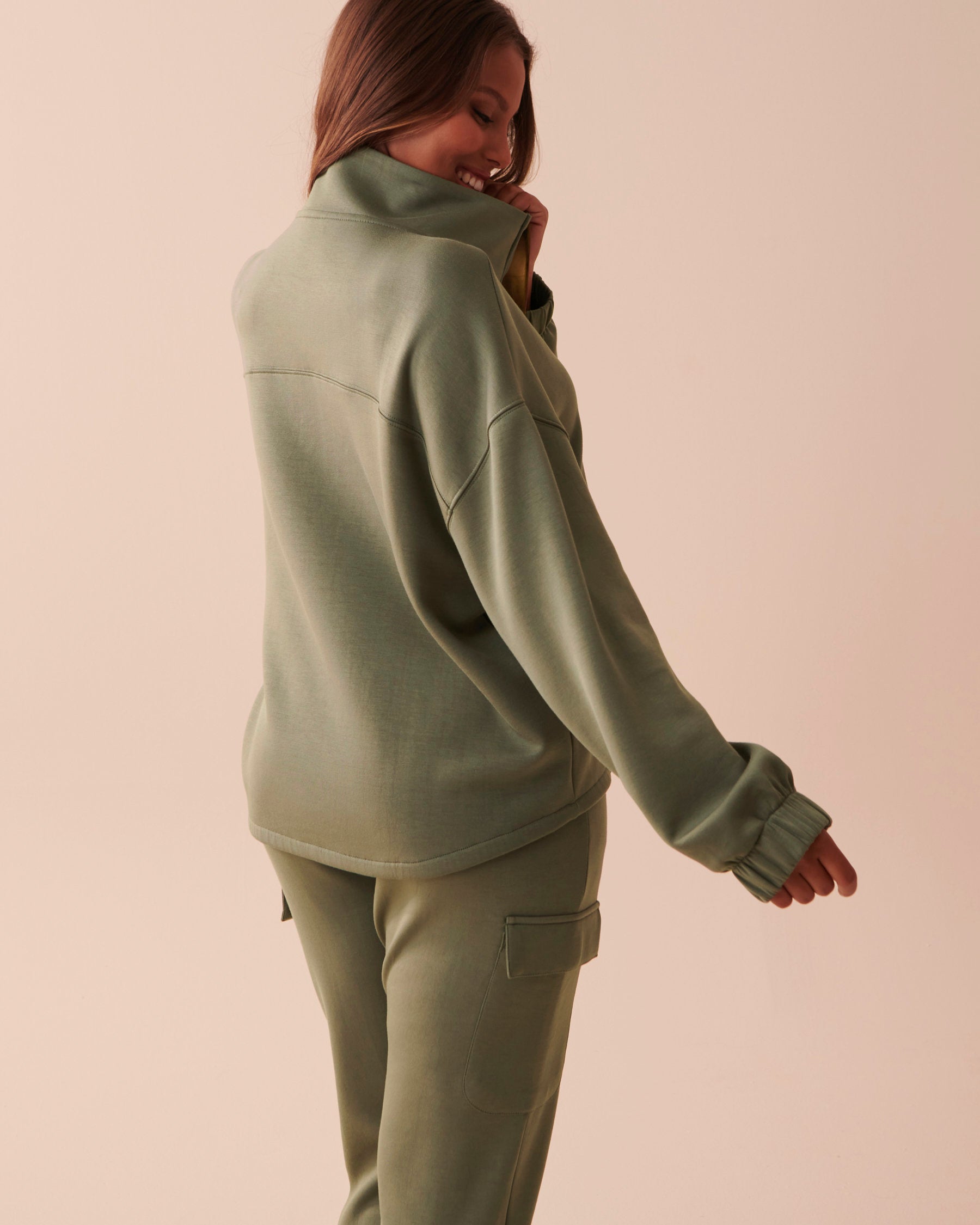 Interlock Long Sleeve Top Mock Neck_50100079_30007_02