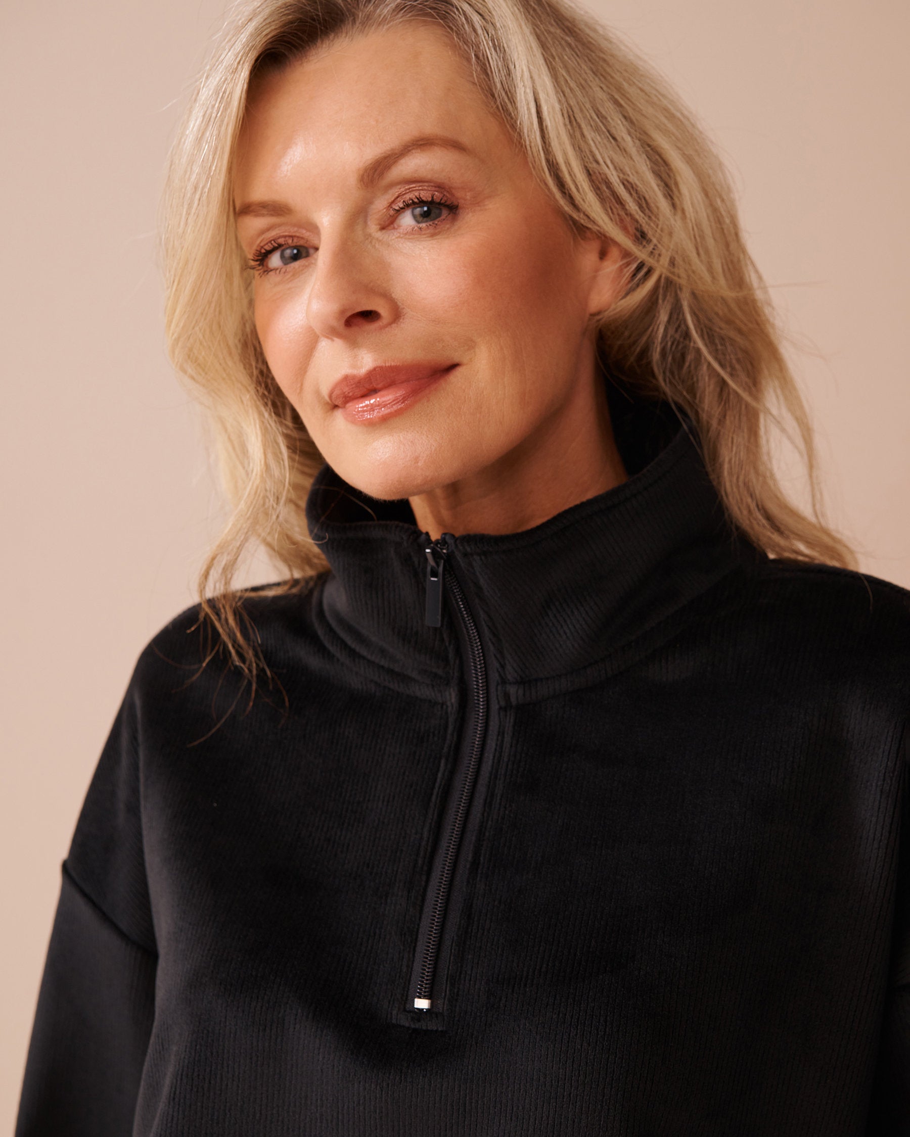 La Vie en Rose_Heavy Ribbed Half-Zip Sweatshirt_50100098_00001_03