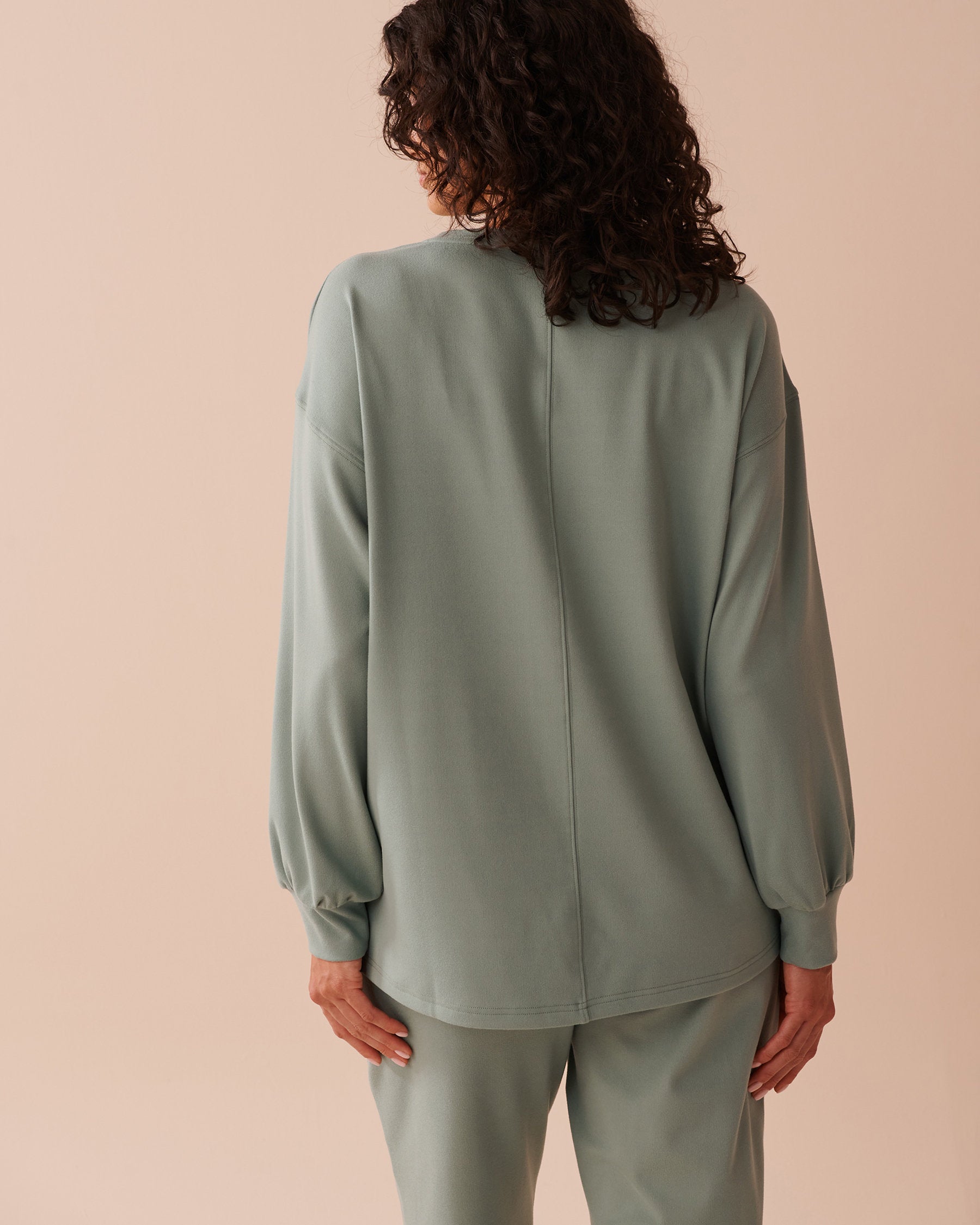 La Vie en Rose_Lightly Ribbed Crew Neck Sweatshirt_50100099_30019_02