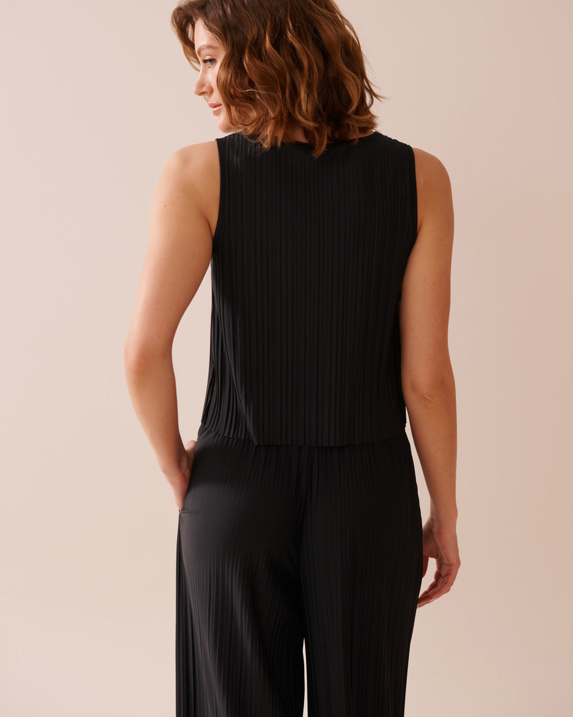 La Vie en Rose_Black Beauty_Lightweight Pleated Effect Cami_50100104_00001_02