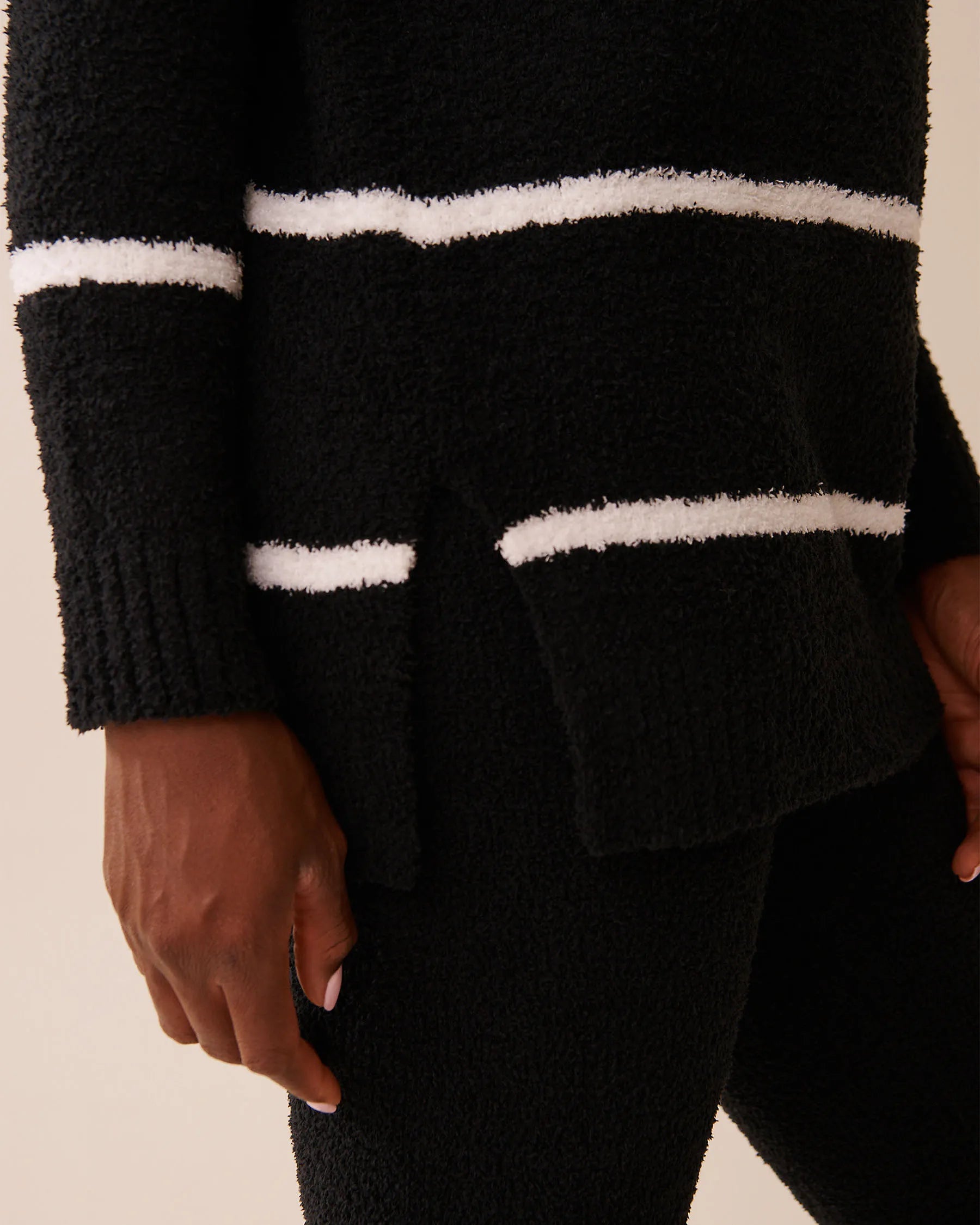 La Vie en Rose_Black & Snow Stripes_Chenille Long Sleeve Shirt_50100114_P00450_03