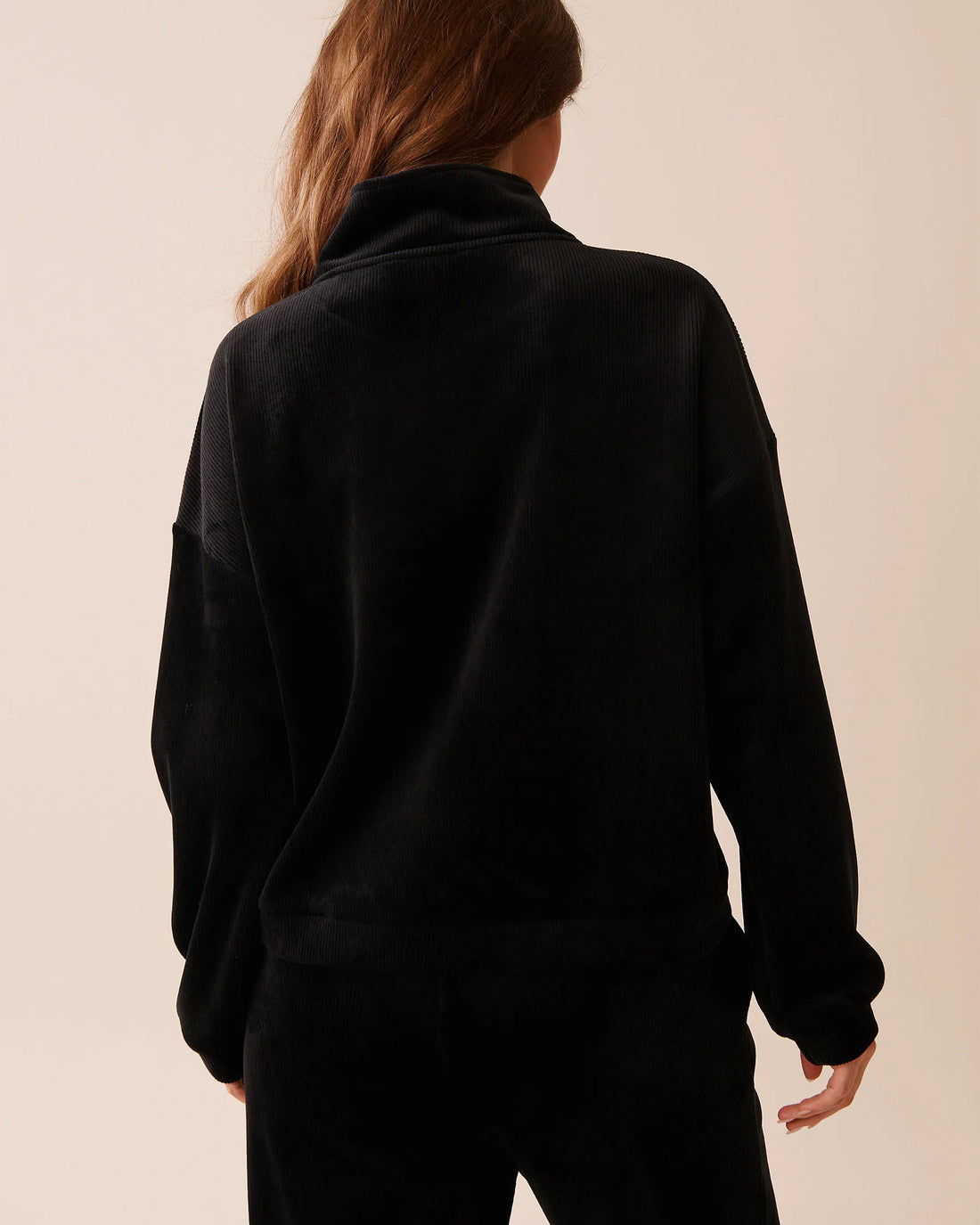 La Vie en Rose_Black Beauty_Heavy Ribbed Half-Zip Sweatshirt_50100115_00001_02