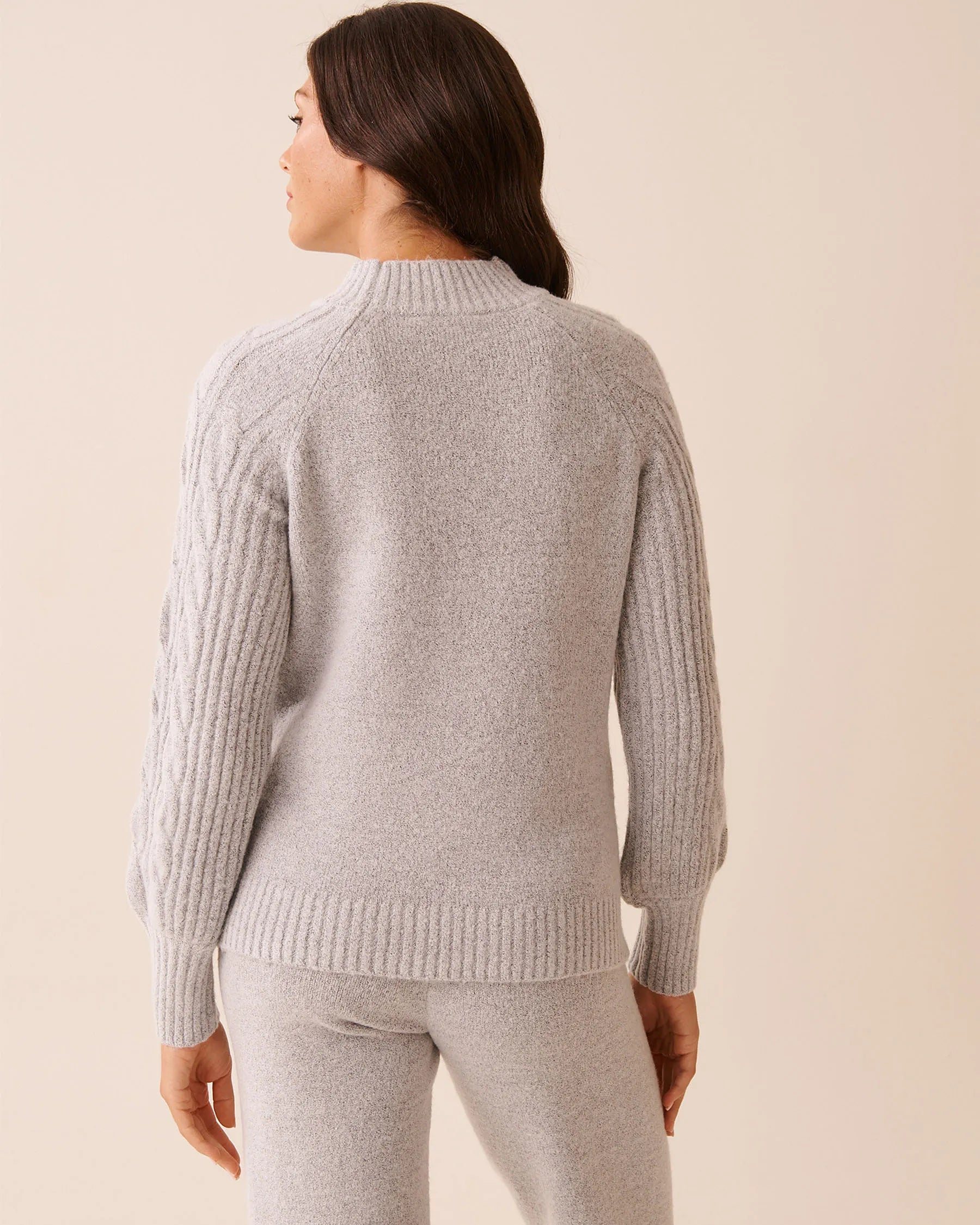 La Vie en Rose_Comfy Grey Mix_Cable Sleeve Knit Top_50100117_00007_03