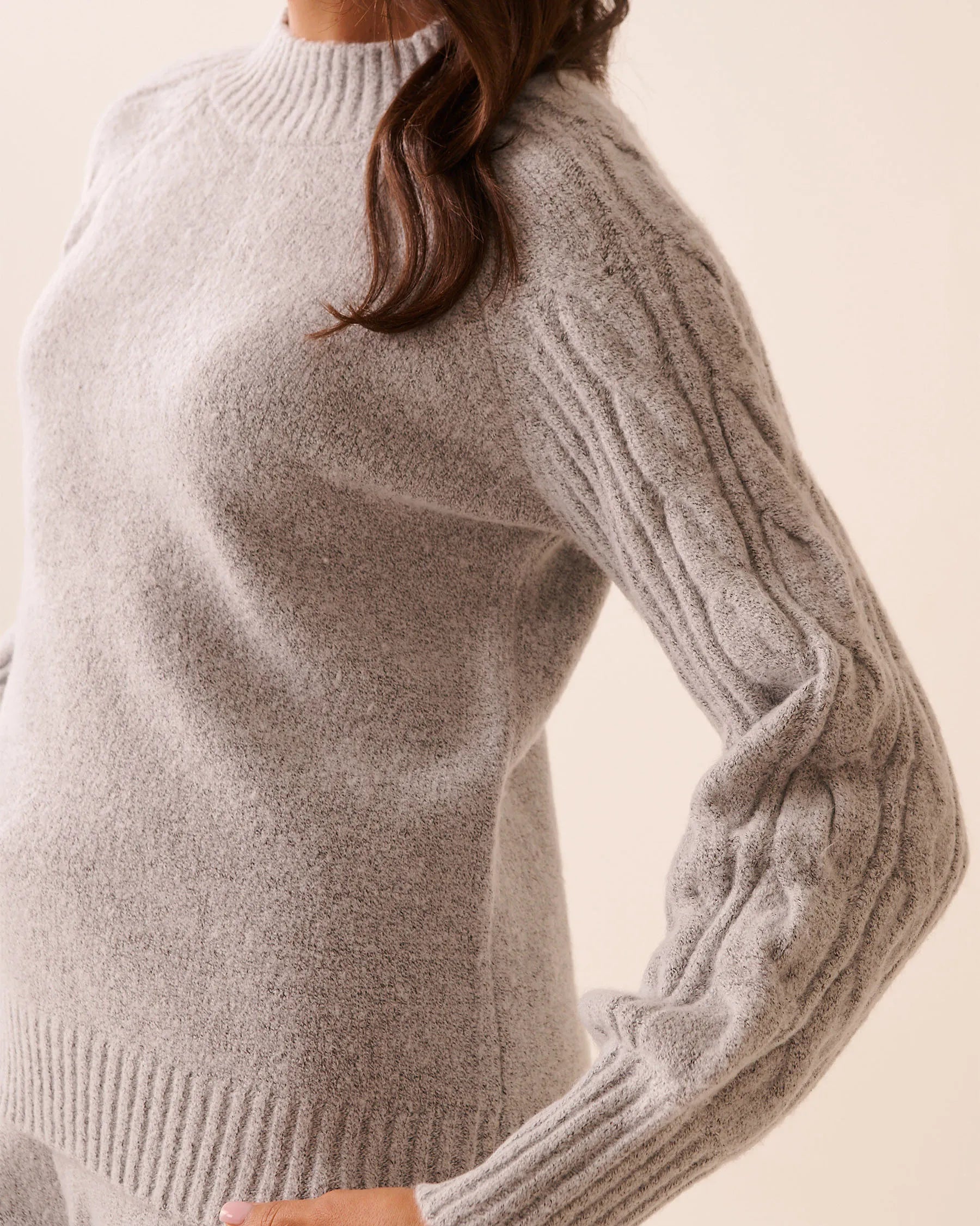 La Vie en Rose_Comfy Grey Mix_Cable Sleeve Knit Top_50100117_00007_04