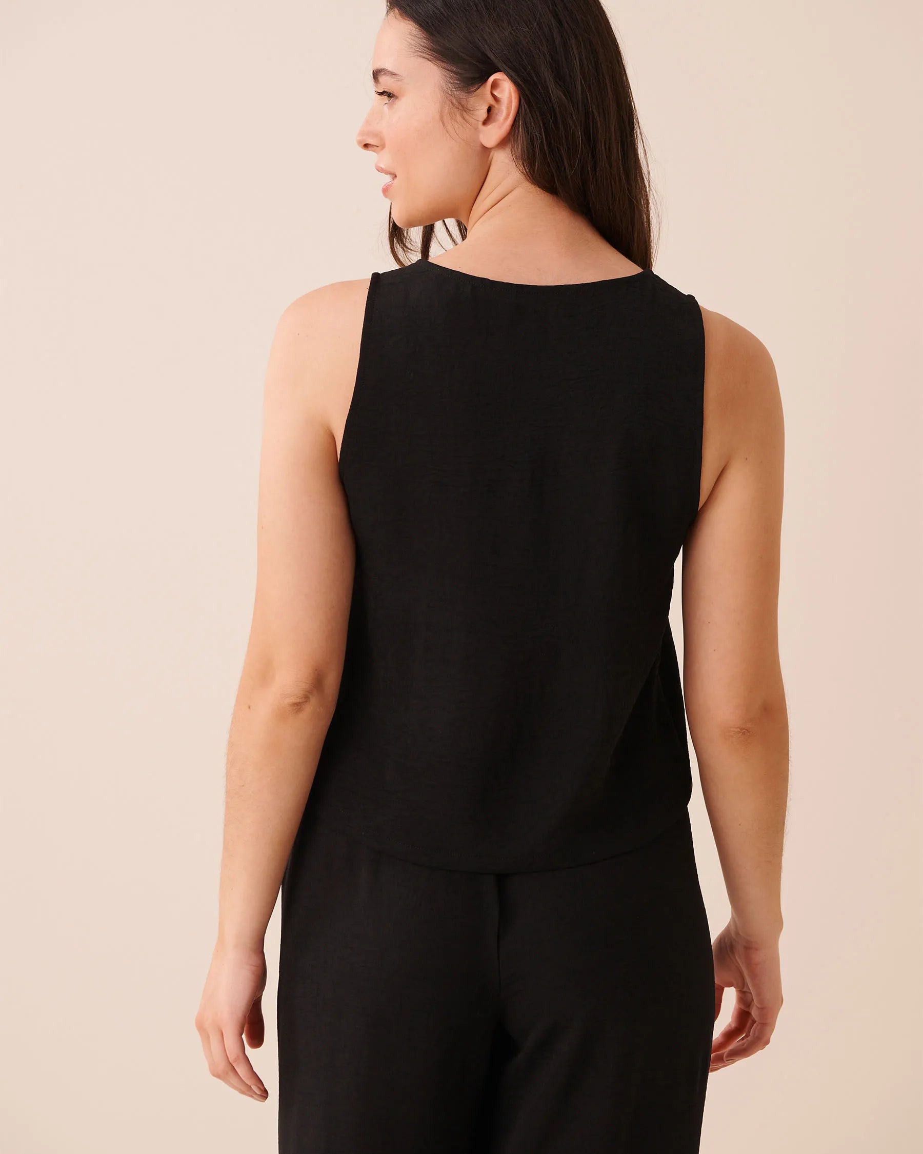 La Vie en Rose Black Beauty Women Button-Down Crinkle Cami SKU: 50100132_00001 Image 02