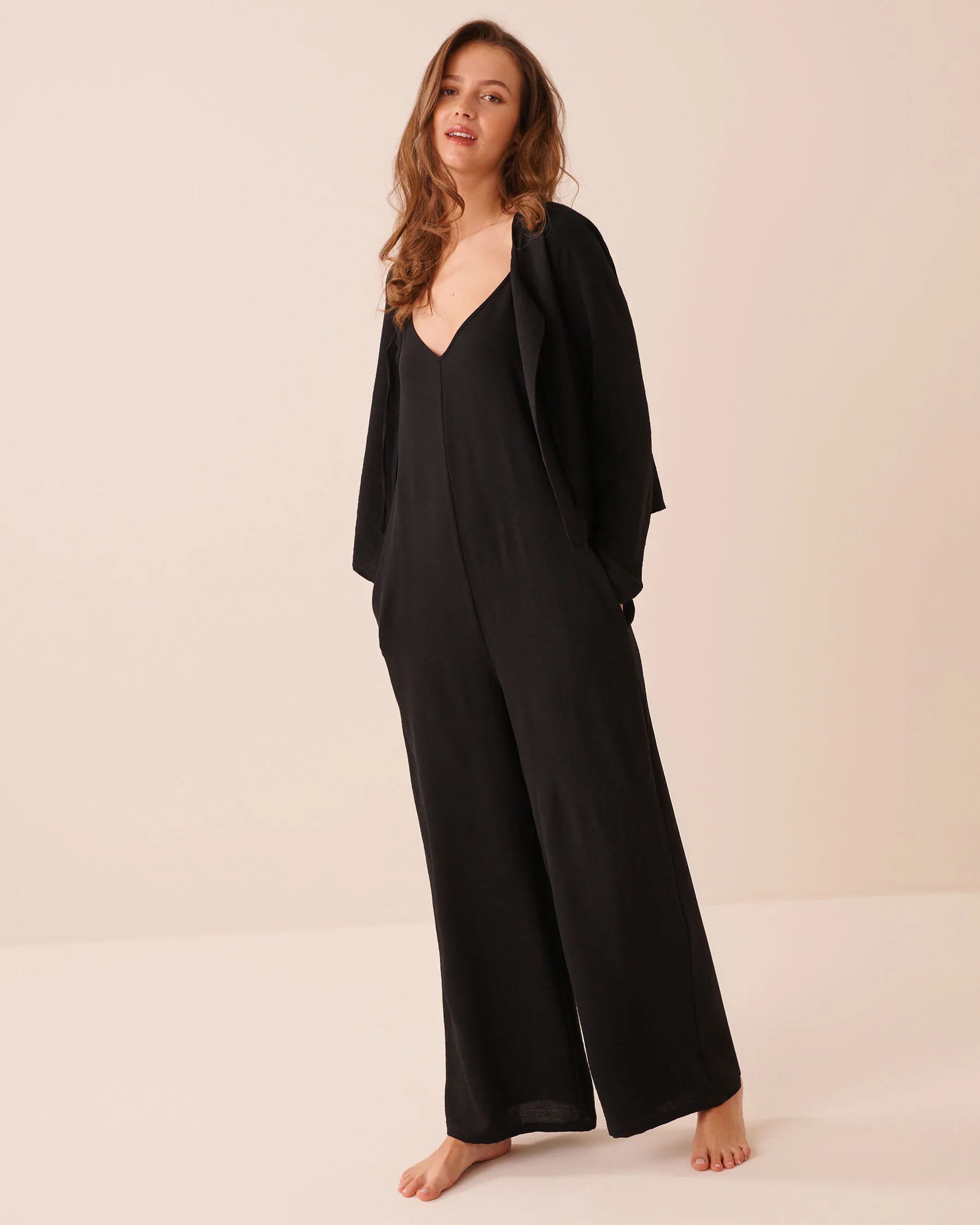La Vie en Rose Black Beauty Women Tie-Front Crinkle Long Sleeve Top SKU: 50100133_00001 Image 04