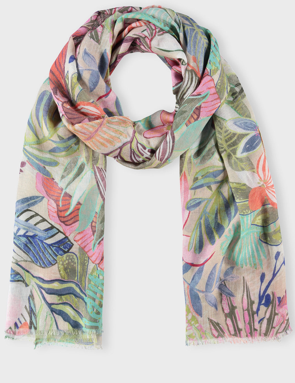 Gerry Weber_Soft Scarf with a Floral Pattern_501018-72018_5037_02