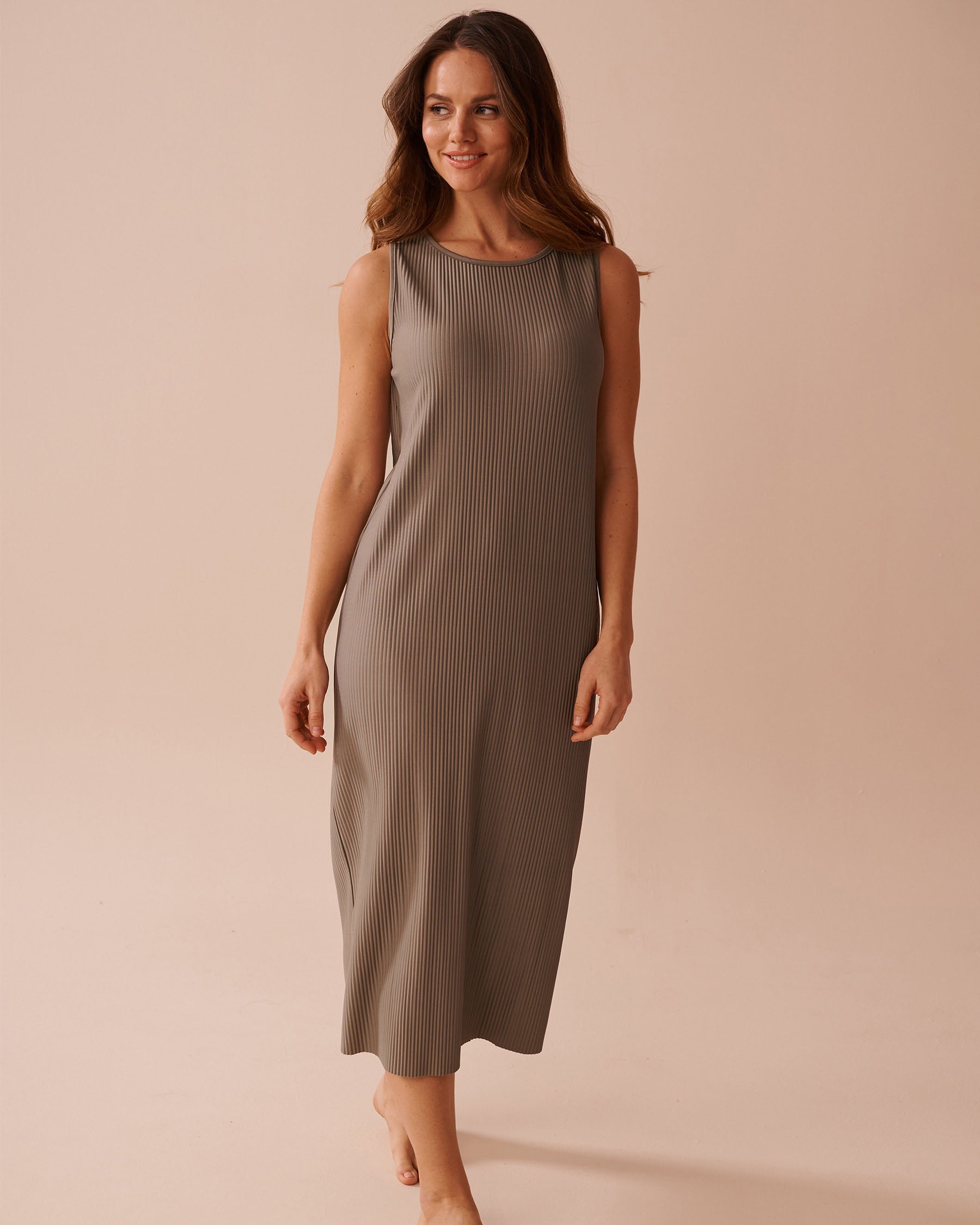 La Vie en Rose_Pleated Effect Long Sleeveless Dress_50400041_00011_01