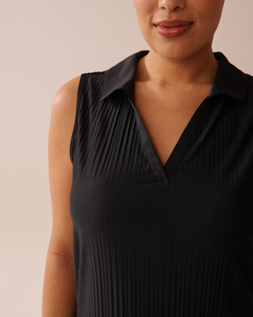 La Vie en Rose_Black Beauty_Lightweight Pleated Effect Shirt Collar Dress_50400042_00001_03