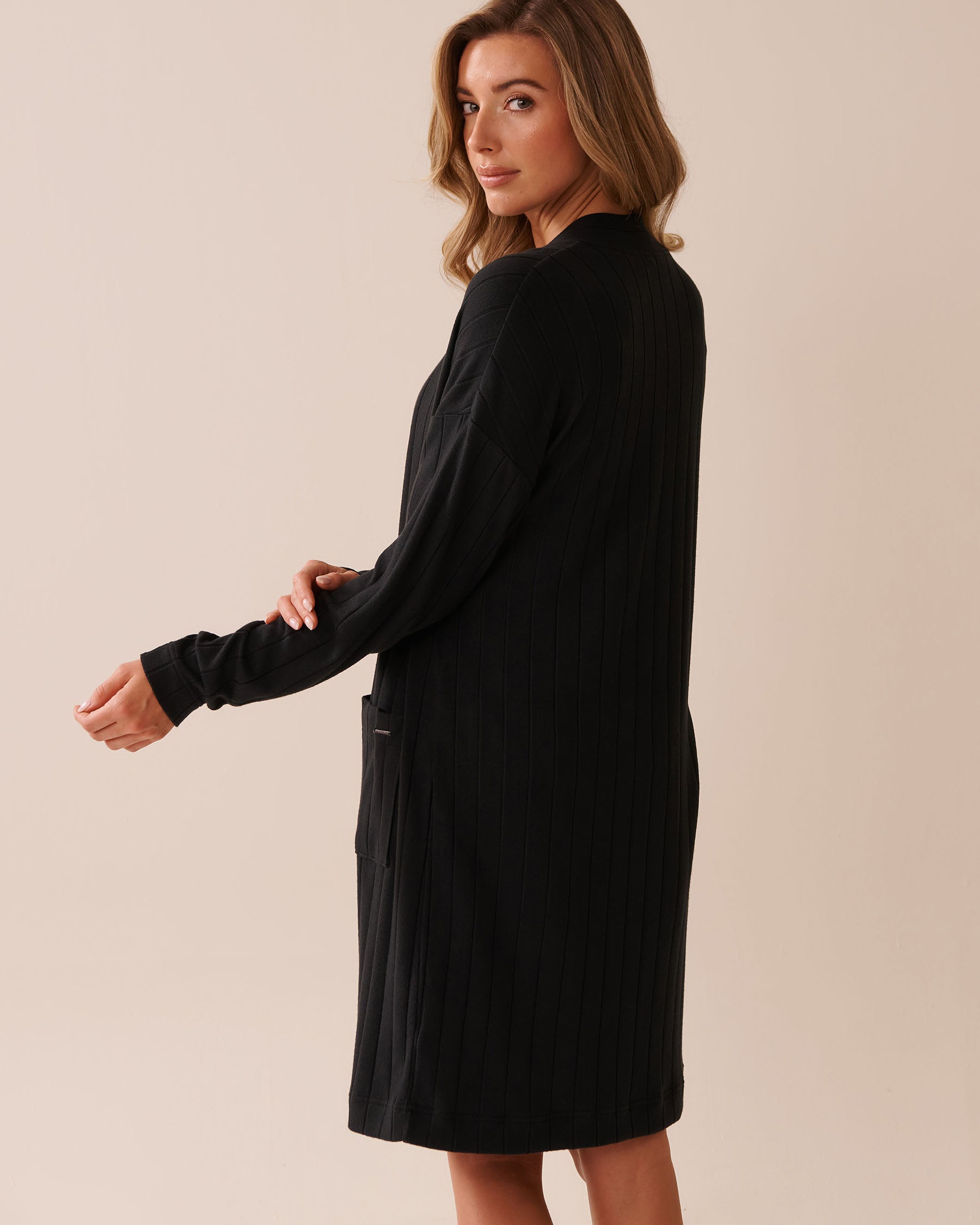 La Vie en Rose_Black Beauty_Ribbed Long Cardigan_50500015_00001_02