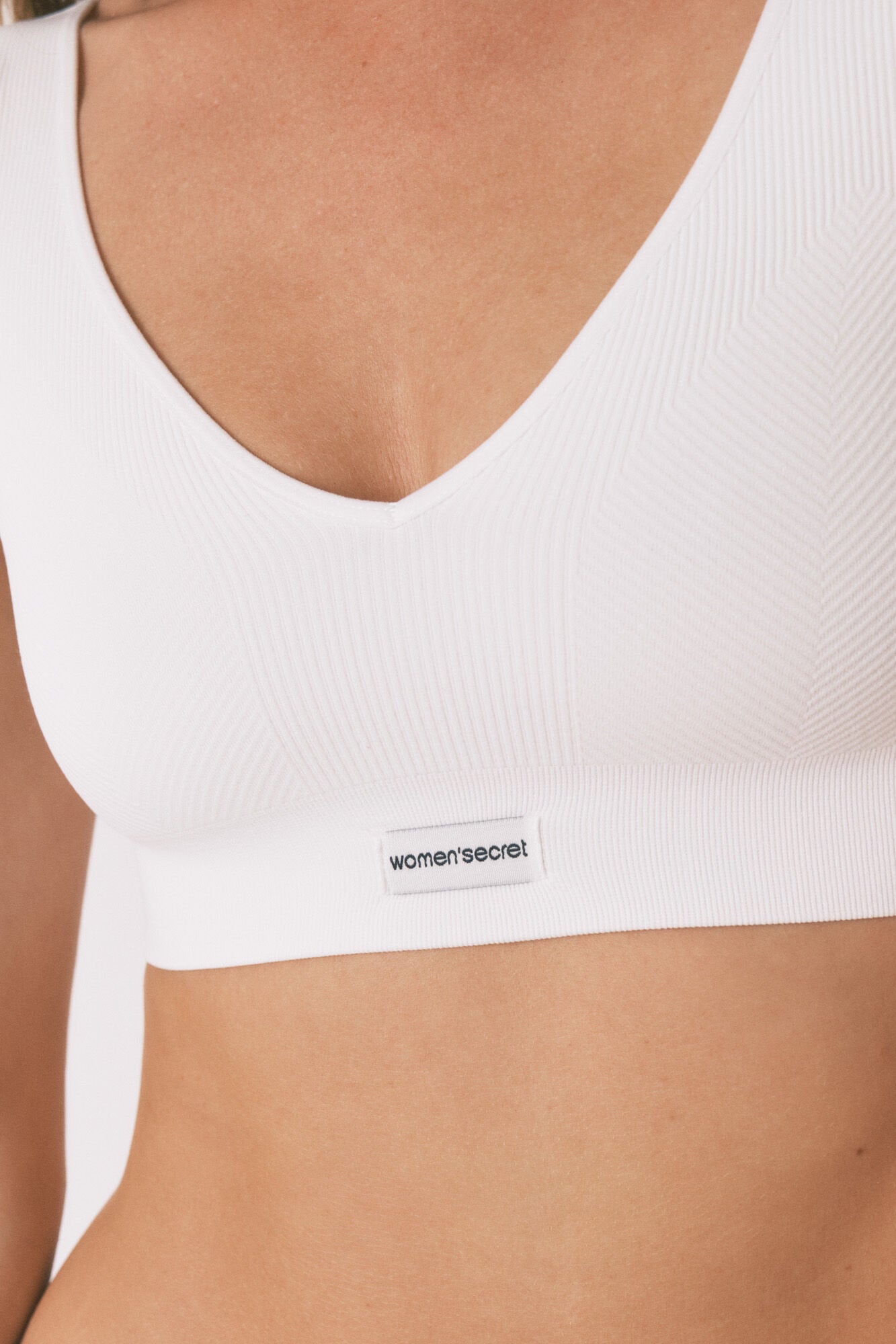 Women Secret_LOVELY Ivory Ribbed Seamless Top_5102001_96_06