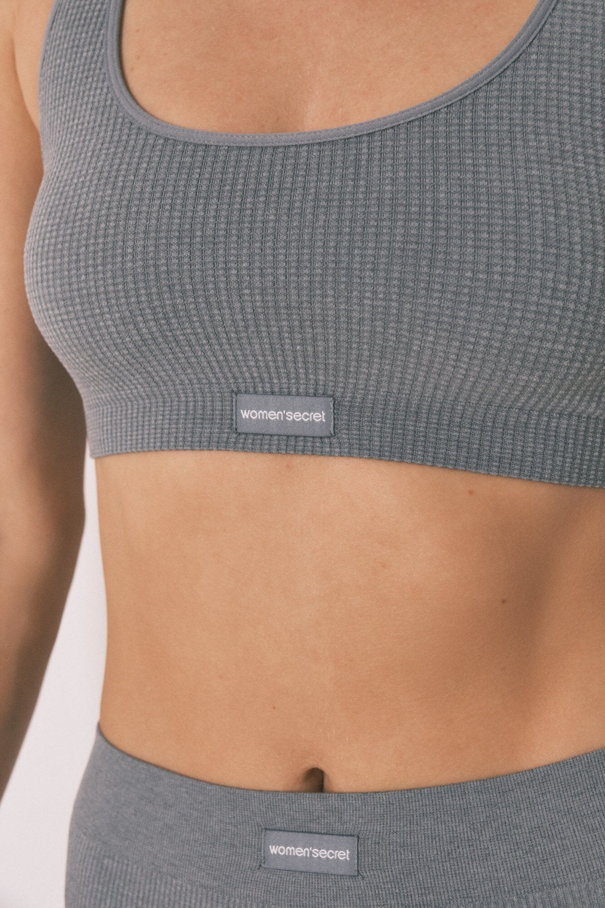 Women Secret_LOVELY Light Grey Checkered Seamless Top_5102007_47_02