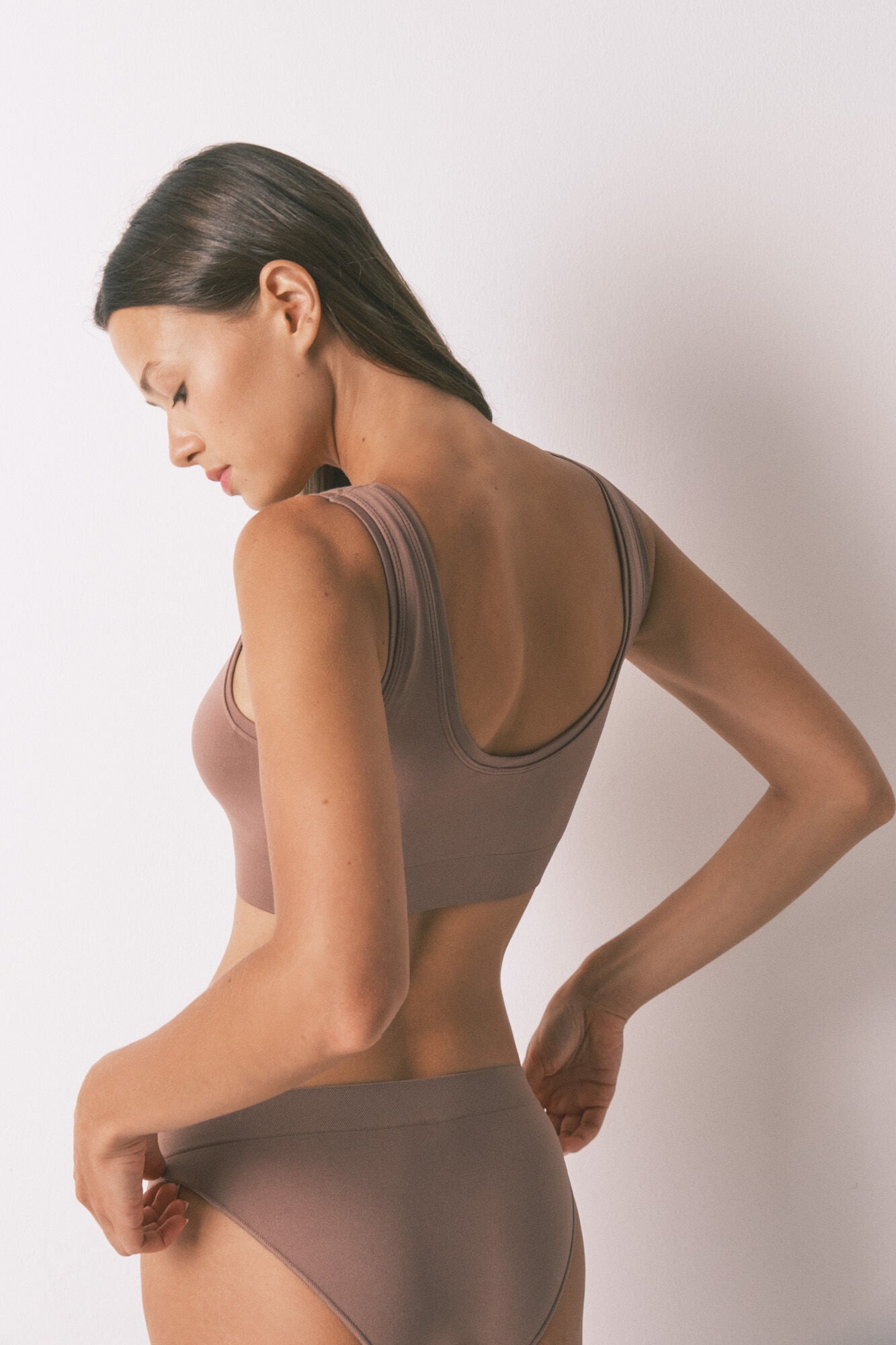 Women Secret_Medium Brown_LOVELY Seamless Reversible Top in Brown_5102009_31_05