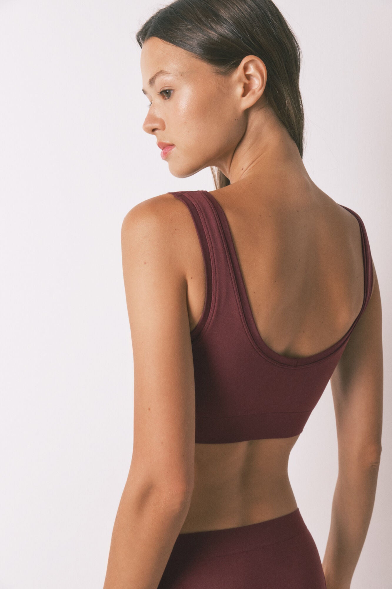 Women Secret_Wine_LOVELY Seamless Reversible Top in Maroon_5102010_68_05