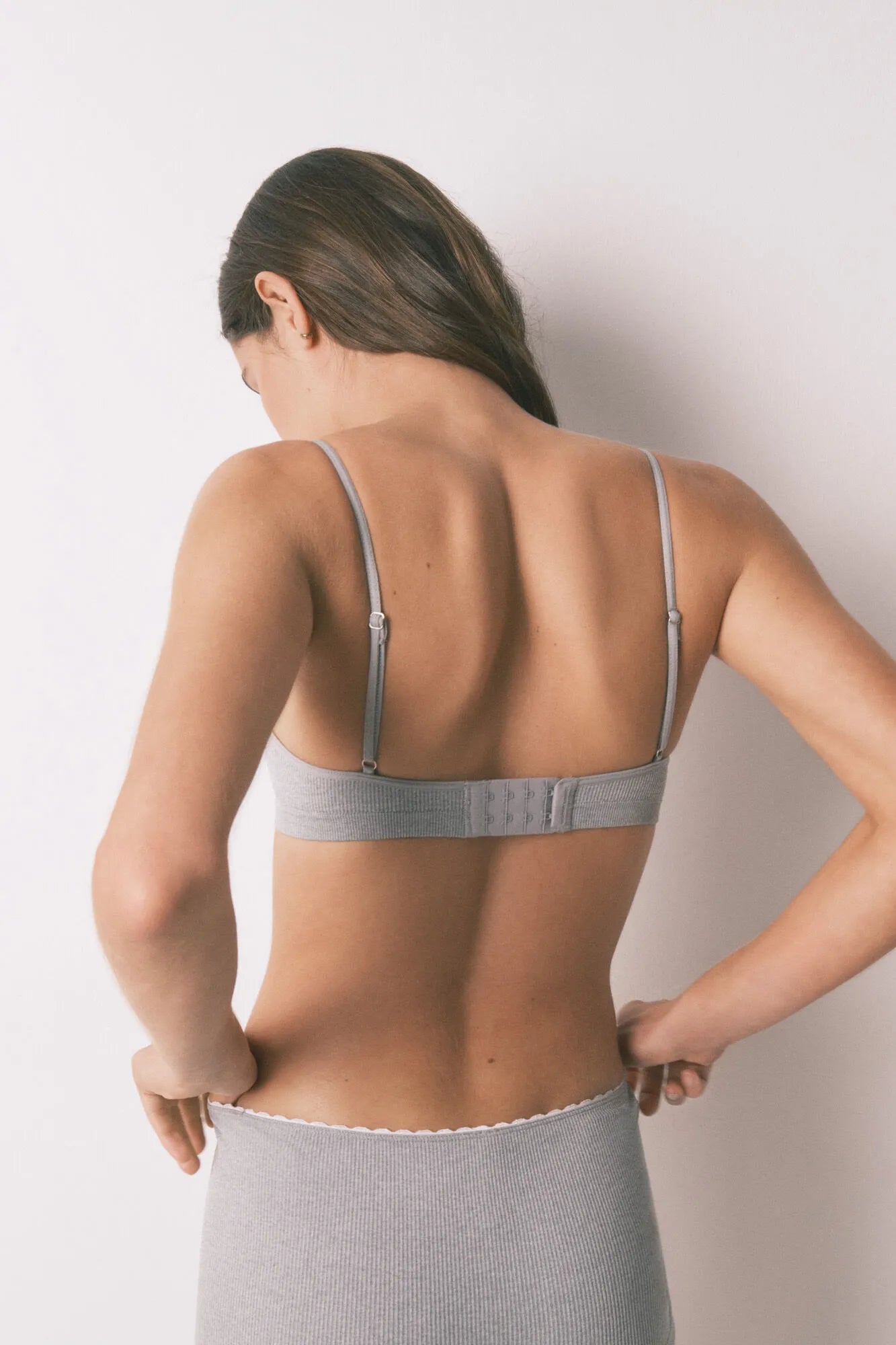 Women Secret_Medium Grey_Grey Straight Seamless Ribbed Top_5103009_46_06