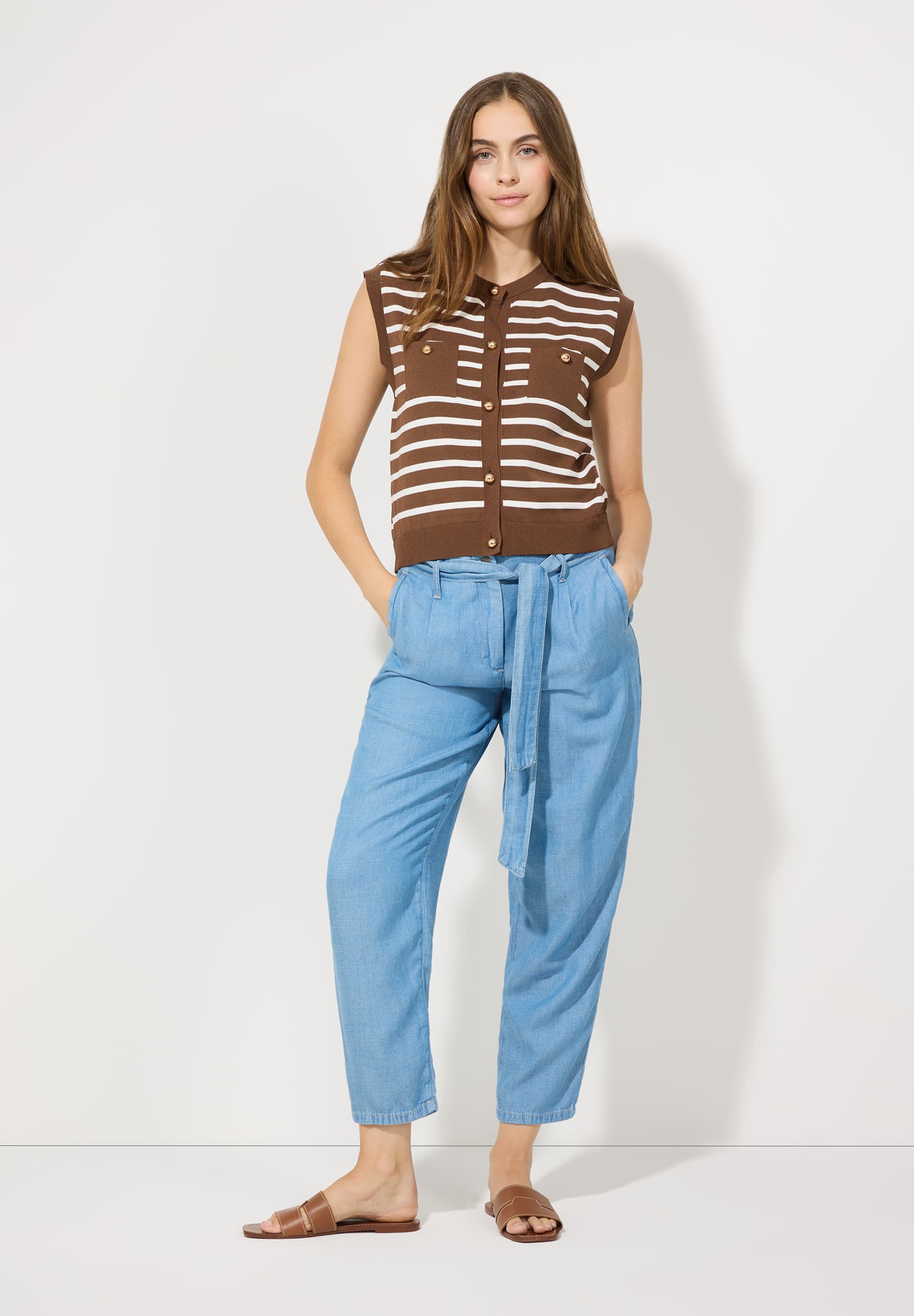 More & More_Knit Stripes Sweet Toffee Offwhite_Striped Knitted Vest_51071201_2262_02