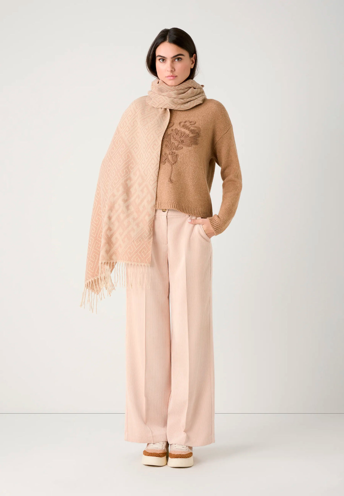 More & More_Woven Jacquard Taupe Melange_Wide Scarf_51109005_2260_02