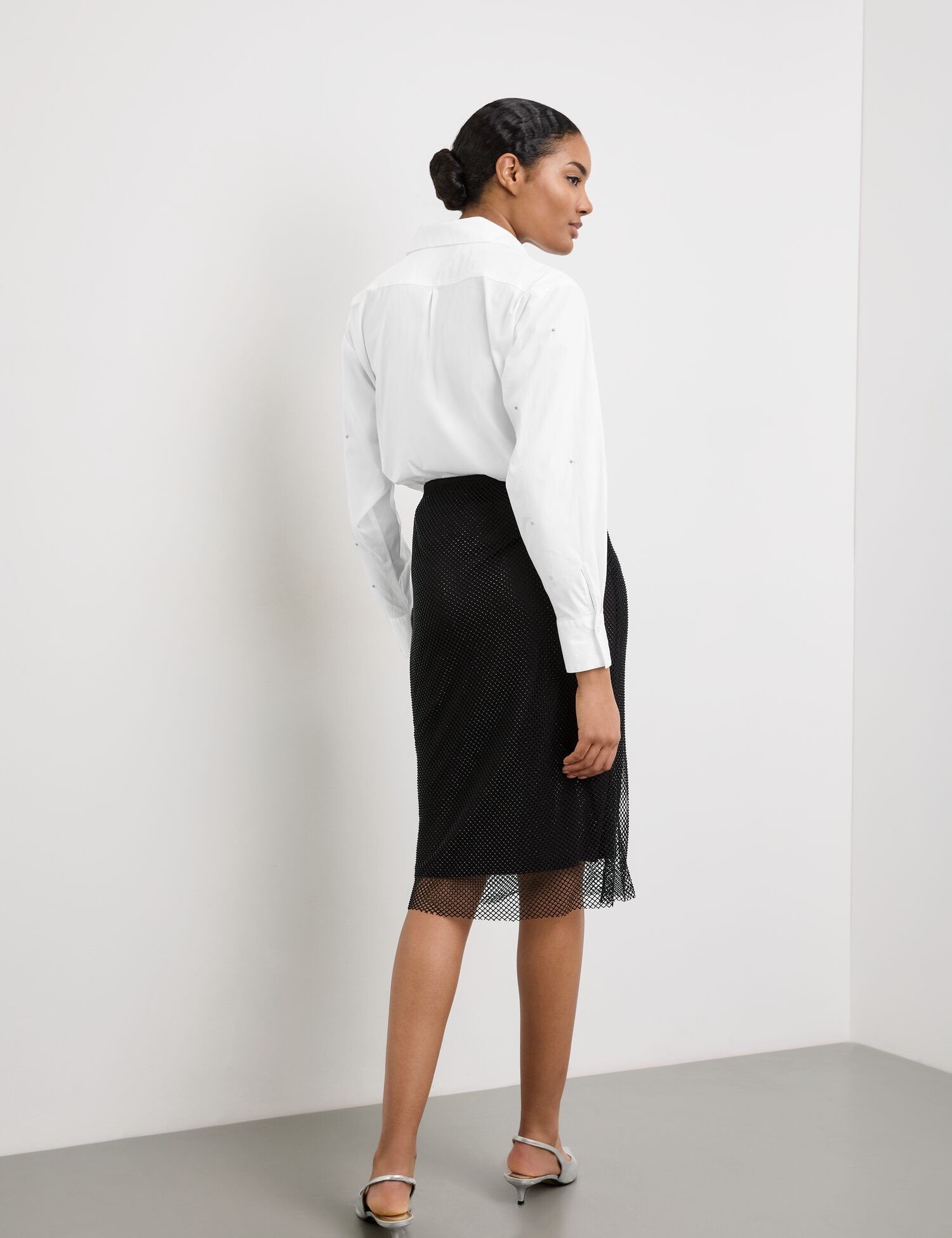 Pencil Skirt With Decorative Trim_511303-16242_1100_06
