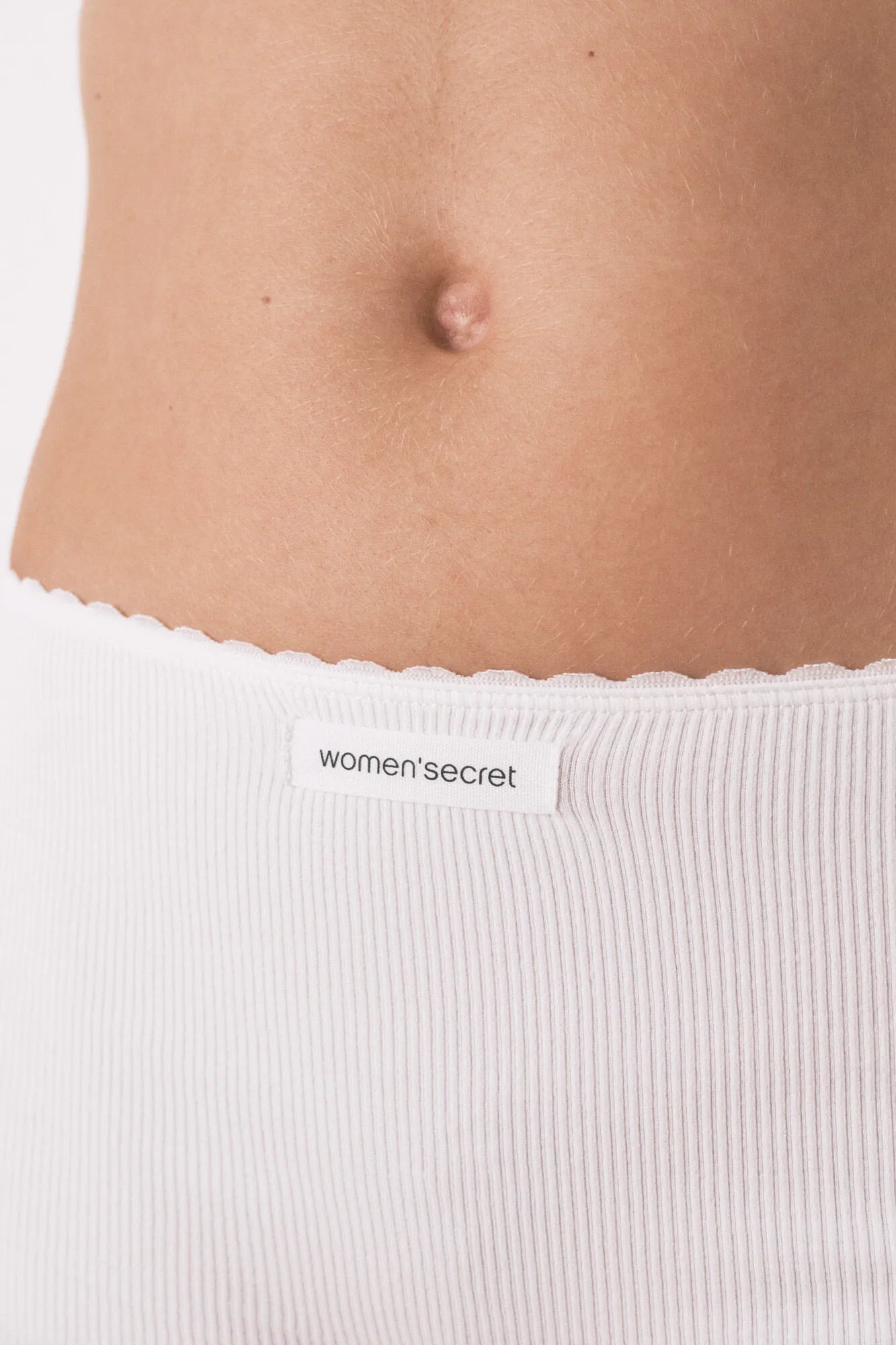 Women Secret_Ivory_White Seamless Ribbed Boxer Panty_5123001_96_05