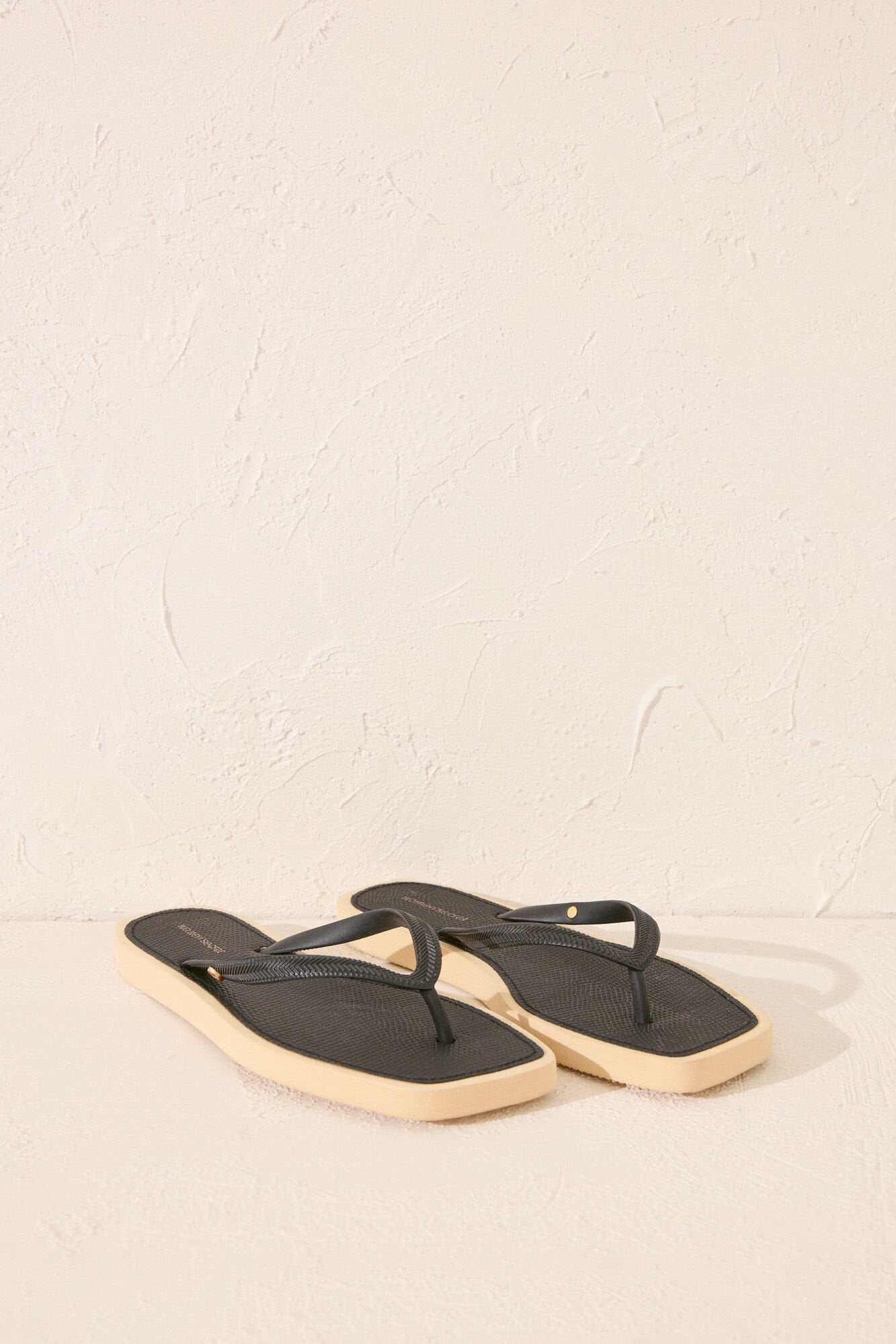 Women Secret_Black Snake Square Toe Flip Flops_5169183_01_02