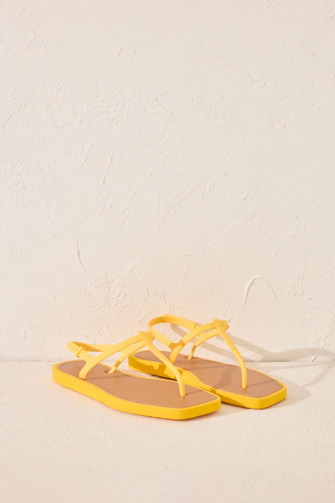 Women Secret_Square Toe Interlocking Flip Flops_5169185_04_03