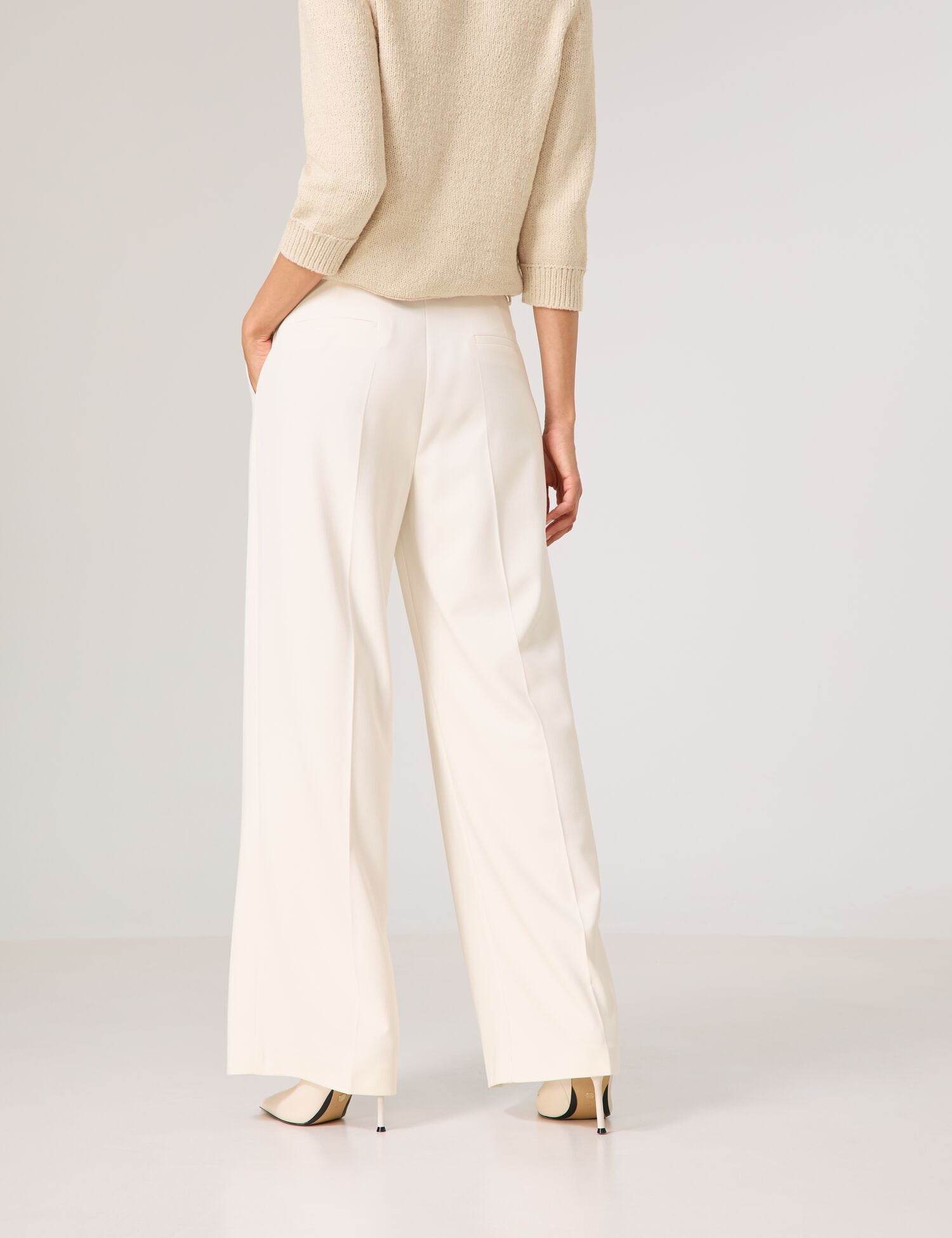 Gerry Weber_Elegant Trousers with a Wide Leg_520009-31319_90118_02