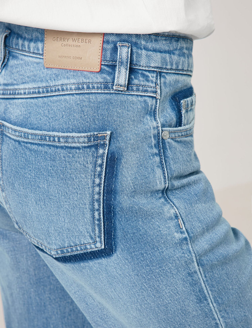 Gerry Weber_7/8-Length Jeans with a Wide Turn-Up Hem_520015-31625_831002_05