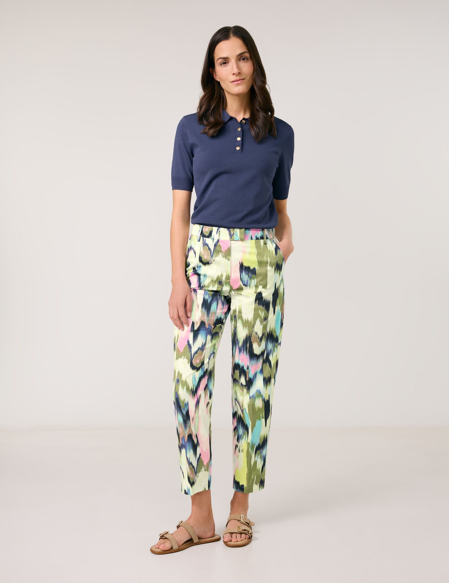 Gerry Weber_Patterned 7/8-Length Cloth Trousers_520027-31515_9036_01