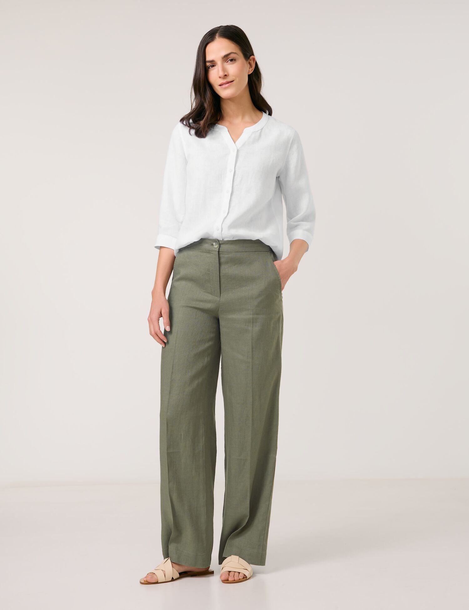 Gerry Weber_Wide Linen Trousers with an Elasticated Waistband_520030-31235_50955_01