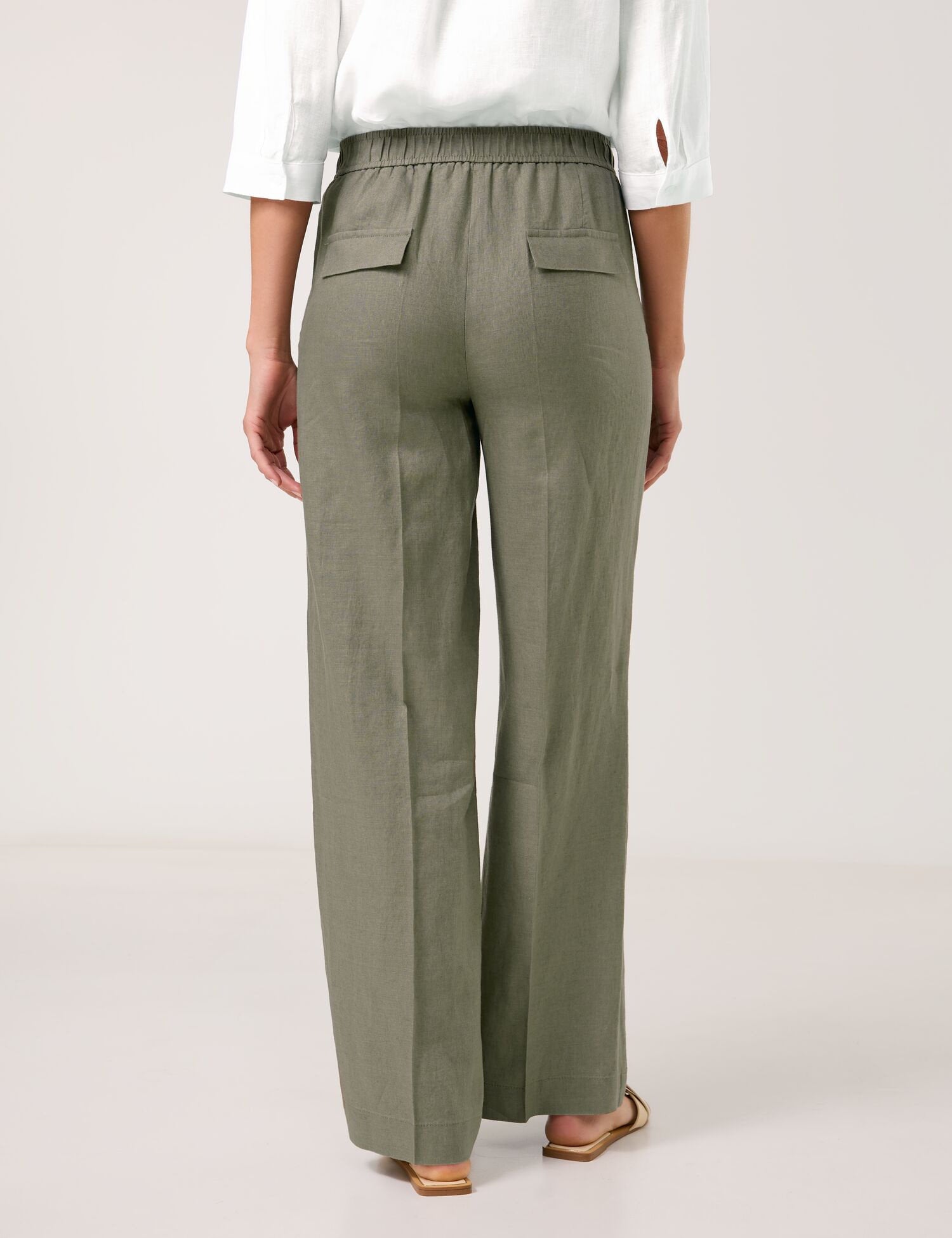Gerry Weber_Wide Linen Trousers with an Elasticated Waistband_520030-31235_50955_06