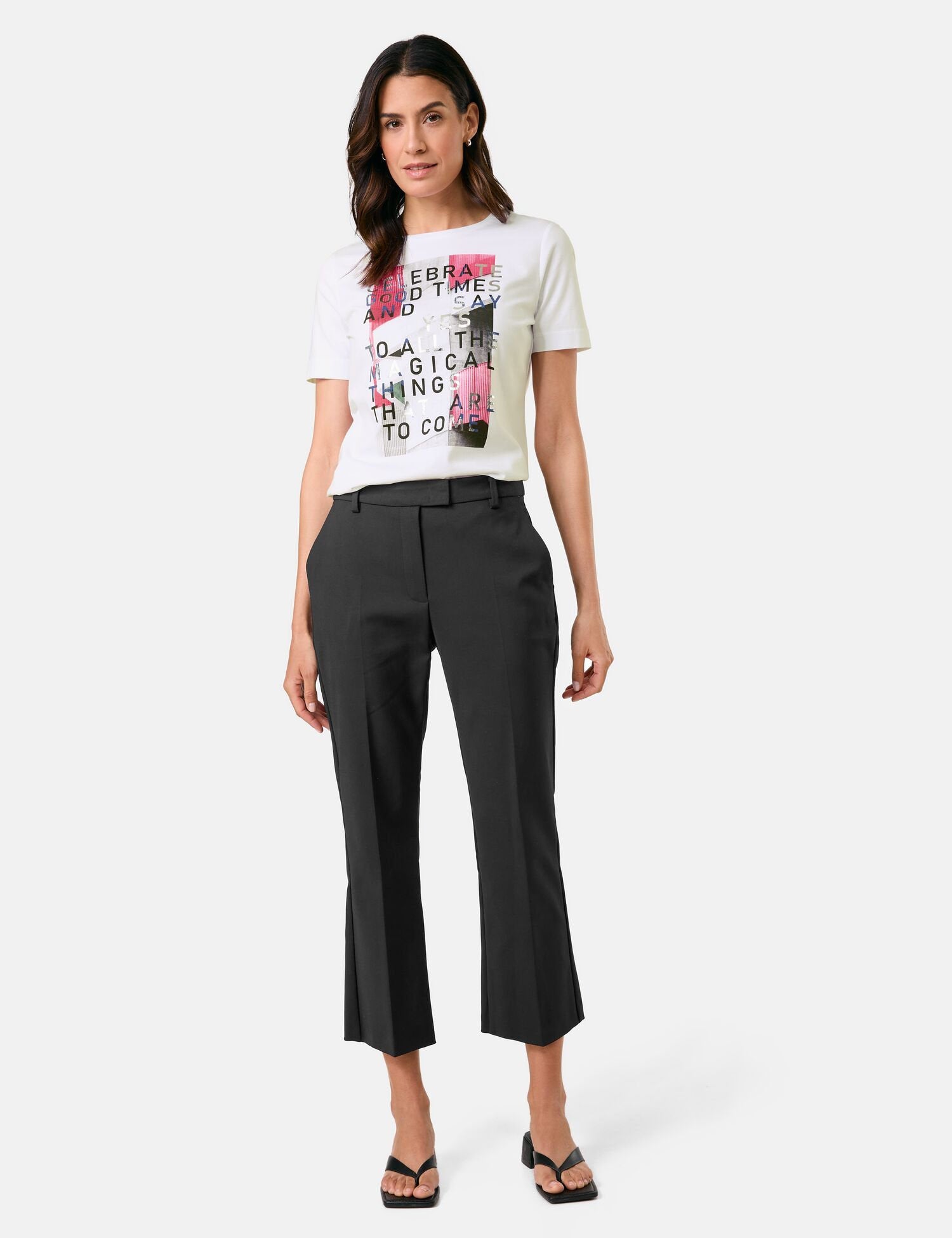 Gerry Weber_Simple 7/8-Length Trousers with Stretch For Comfort_520037-31335_11000_08