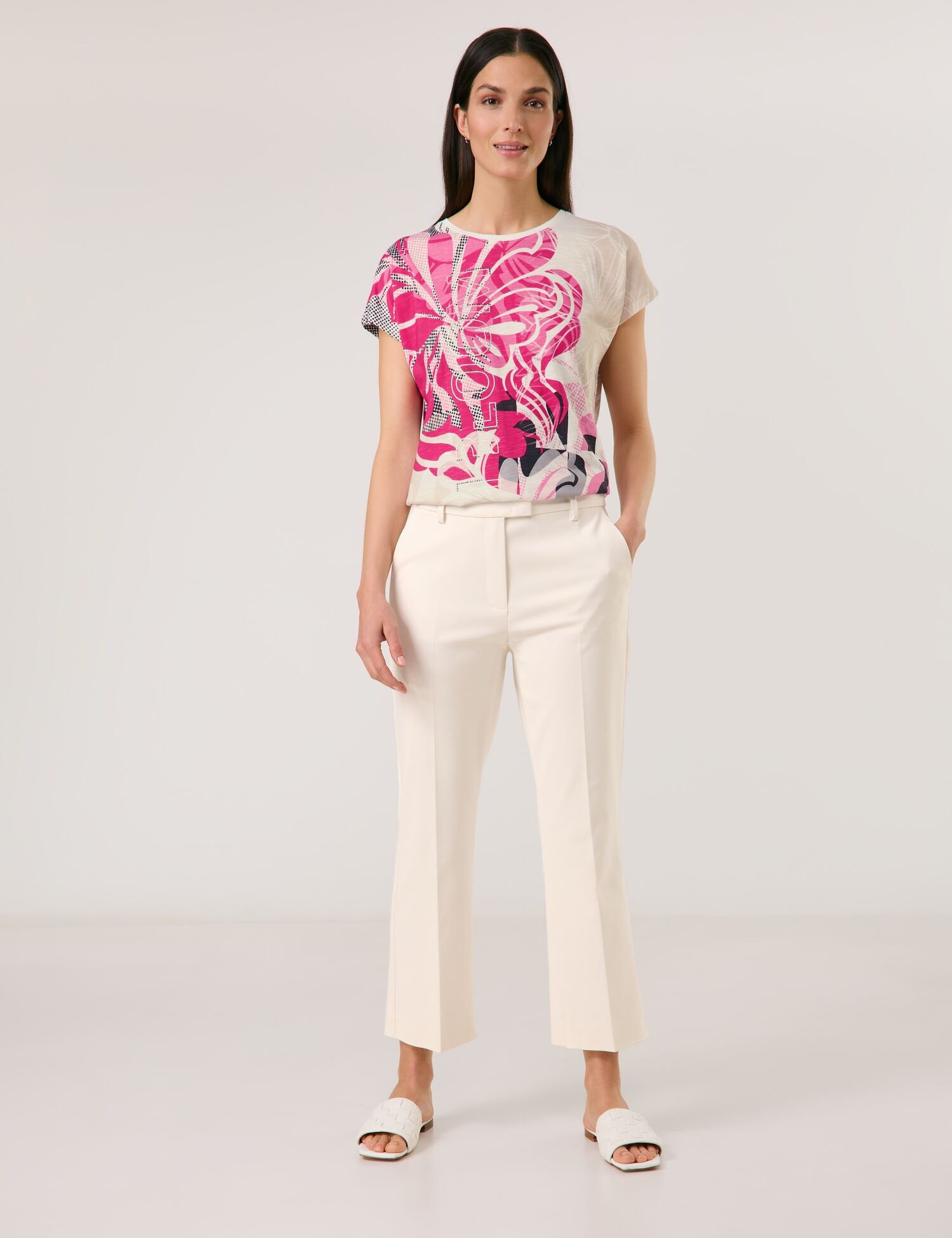 Gerry Weber_Simple 7/8-Length Trousers with Stretch For Comfort_520037-31335_90118_01