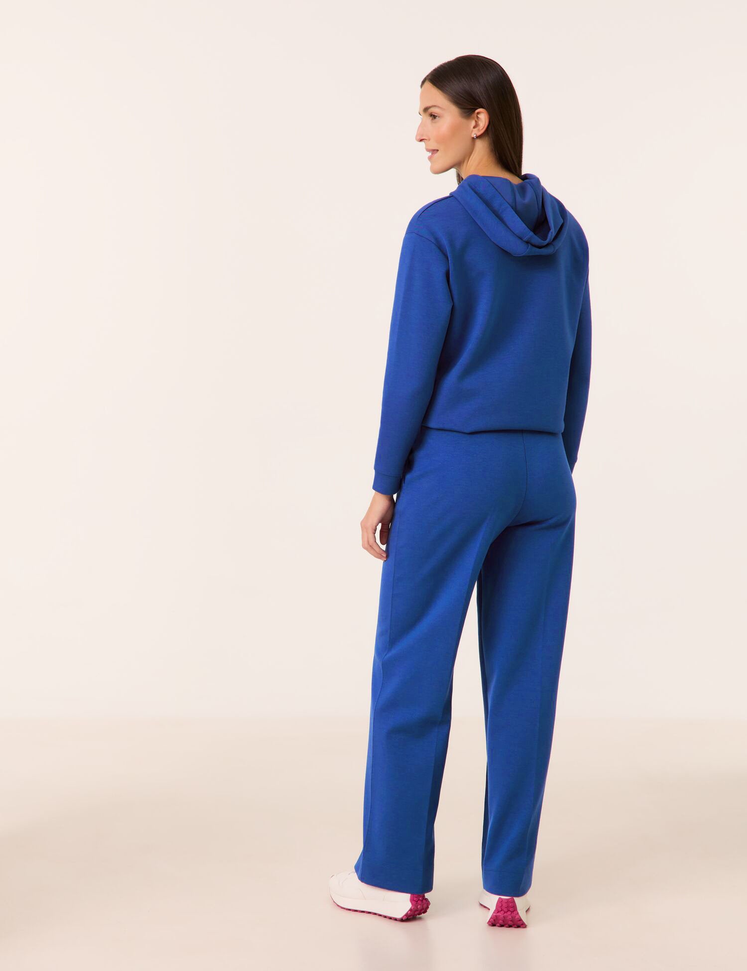 Gerry Weber_Fashionable Pull-On Trousers Made of Light Scuba_520038-35039_80947_06