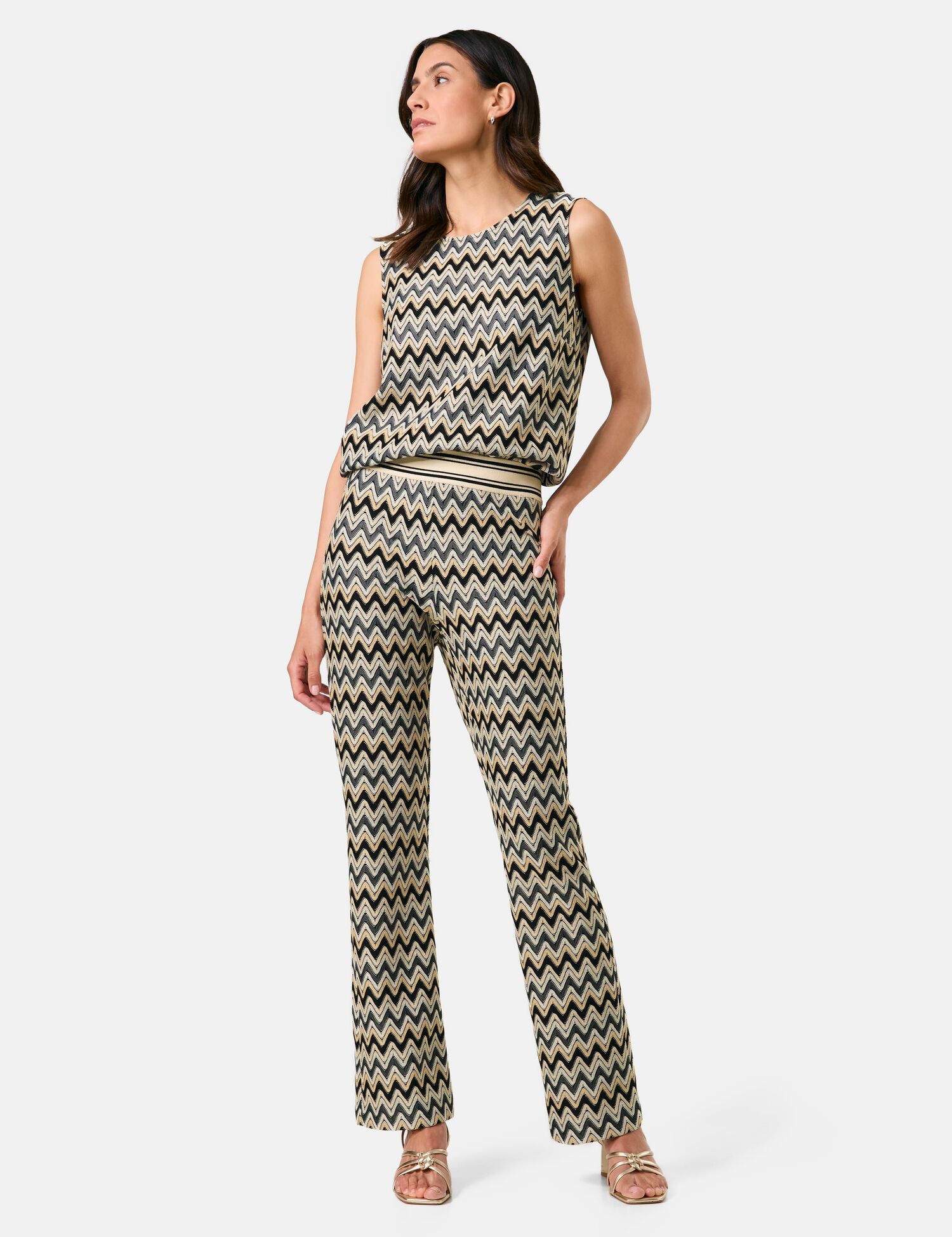 Gerry Weber_Flared Pull-On Trousers in a Crochet Look_520044-31244_9112_07