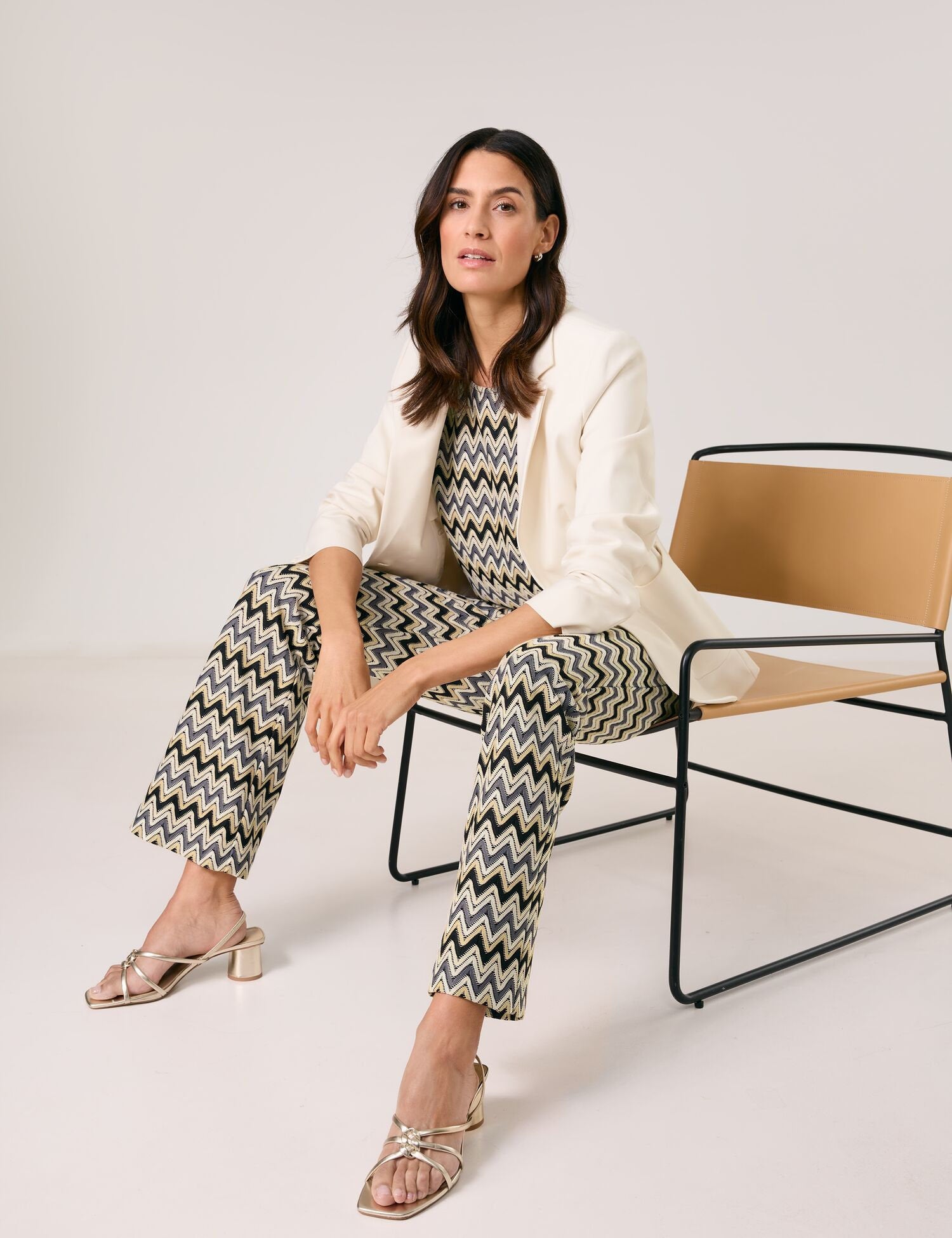 Gerry Weber_Flared Pull-On Trousers in a Crochet Look_520044-31244_9112_08