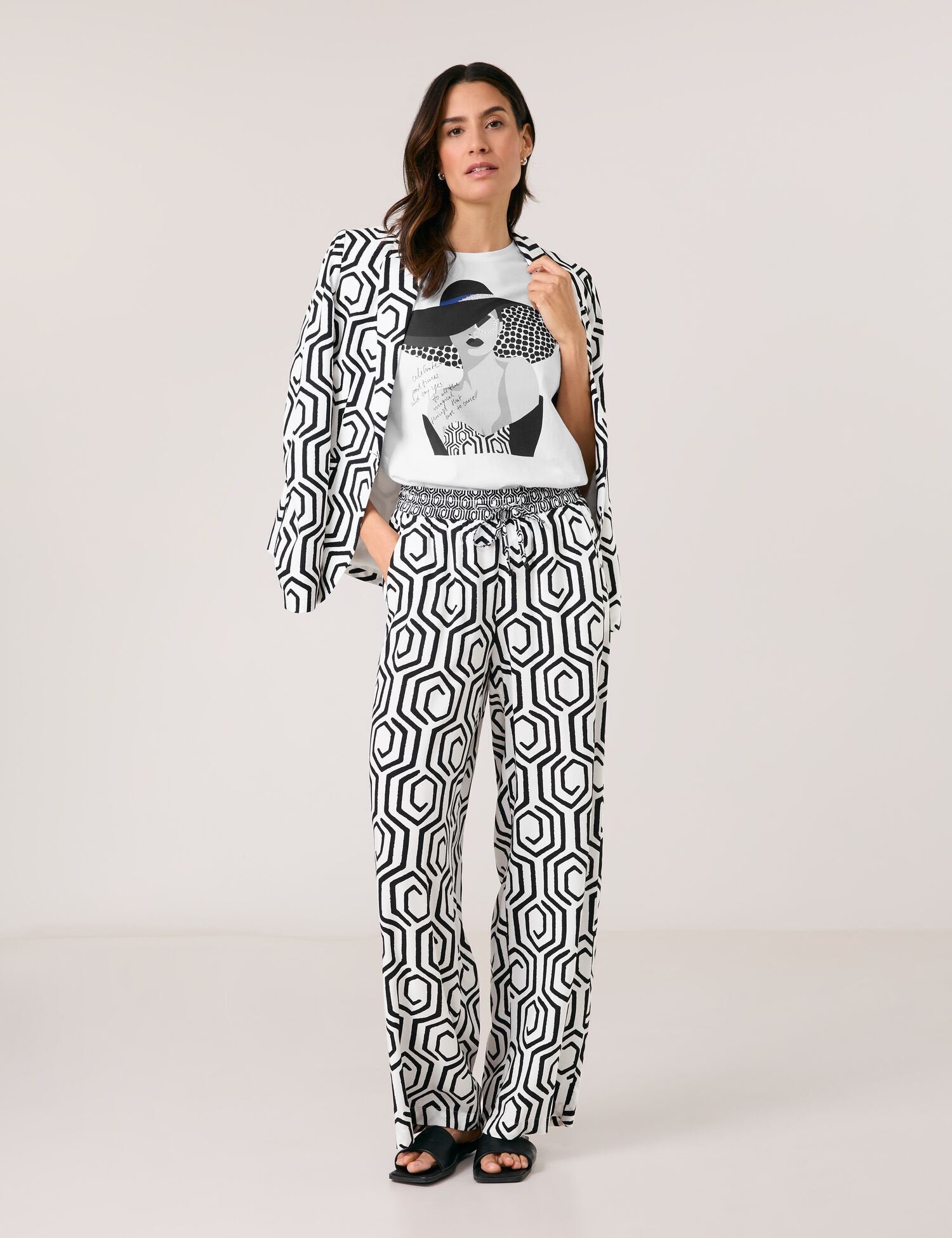 Gerry Weber_Patterned Slip-On Trousers_520048-31430_9069_01