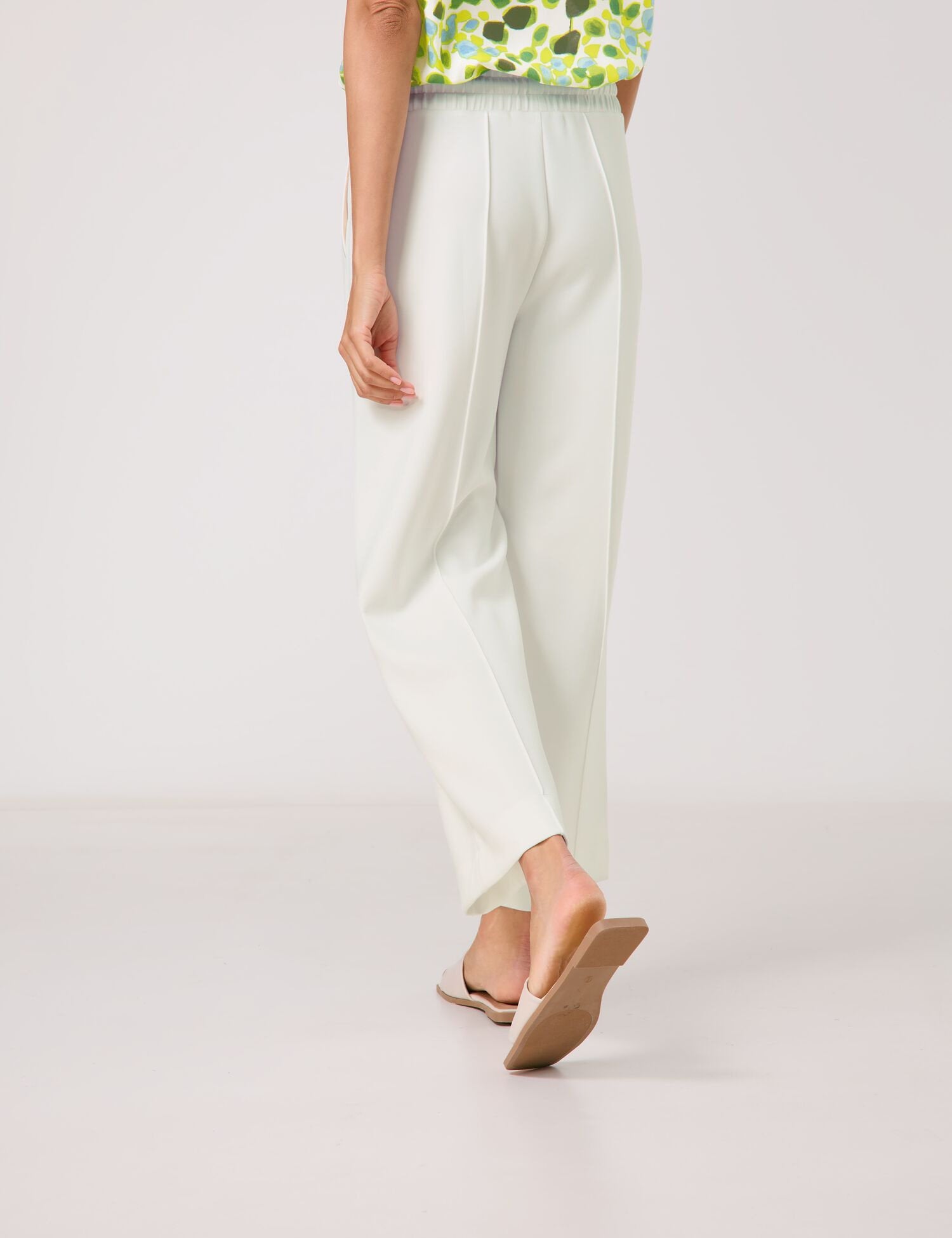 Gerry Weber_Sand-Washed Pull-On Trousers_520105-35006_99700_06