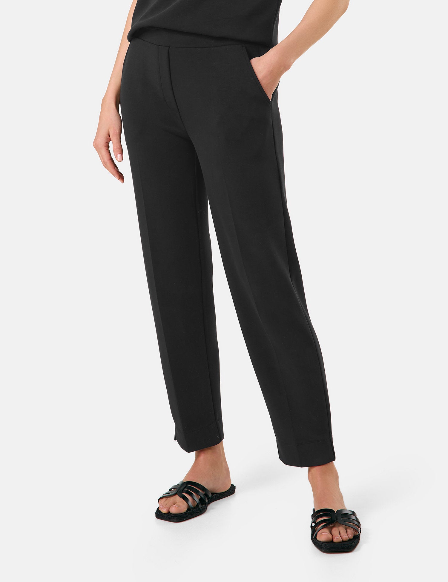 Gerry Weber_Elegant Sandy Washed Slip-On Trousers_520109-35006_11000_02