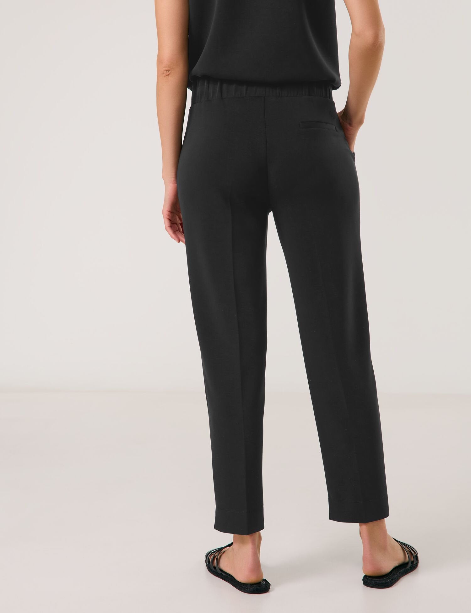 Gerry Weber_Elegant Sandy Washed Slip-On Trousers_520109-35006_11000_03
