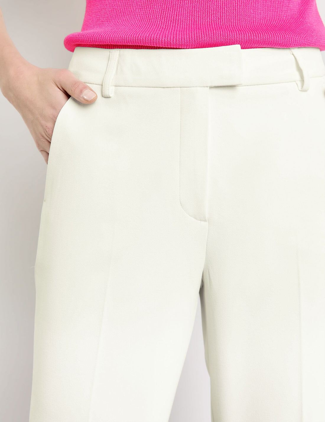 Elegant 7/8-Length Trousers In A Slim Fit - BEVAVA