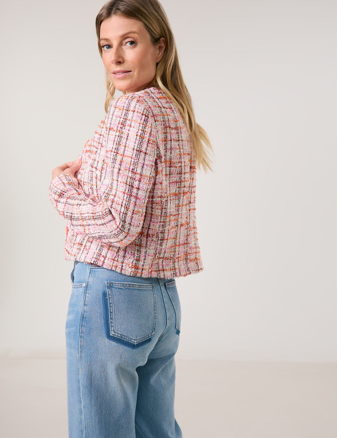 Gerry Weber_Blazer Jacket in a BouclŽ Look with a Fringed Edge_530015-31212_3121_02