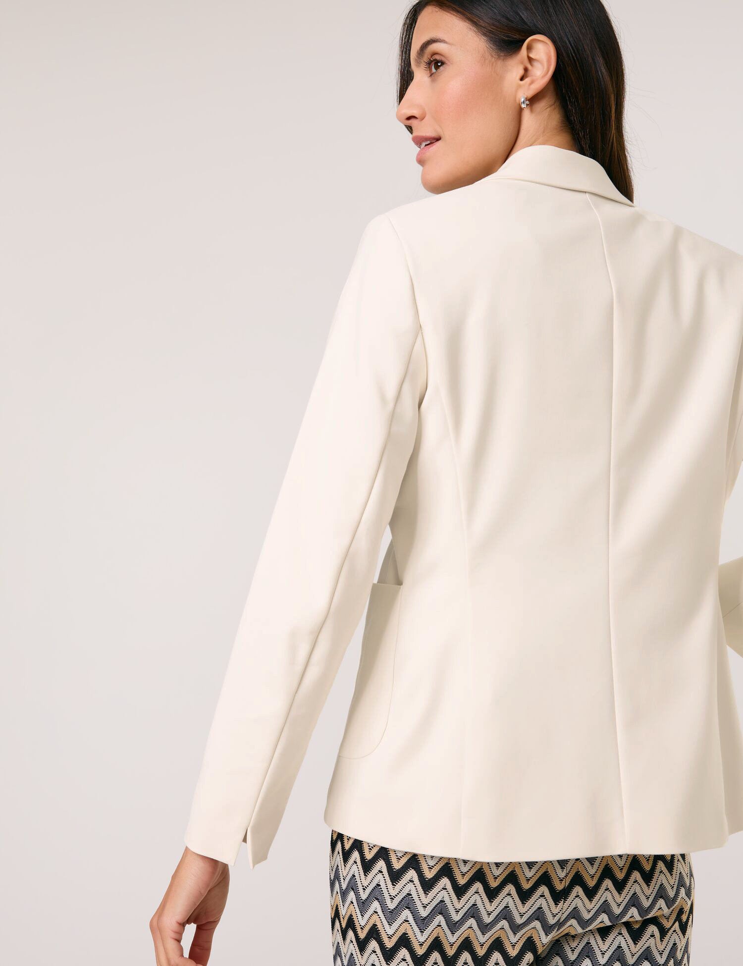 Gerry Weber_Elegant Blazer with Stretch For Comfort_530033-31335_90118_03