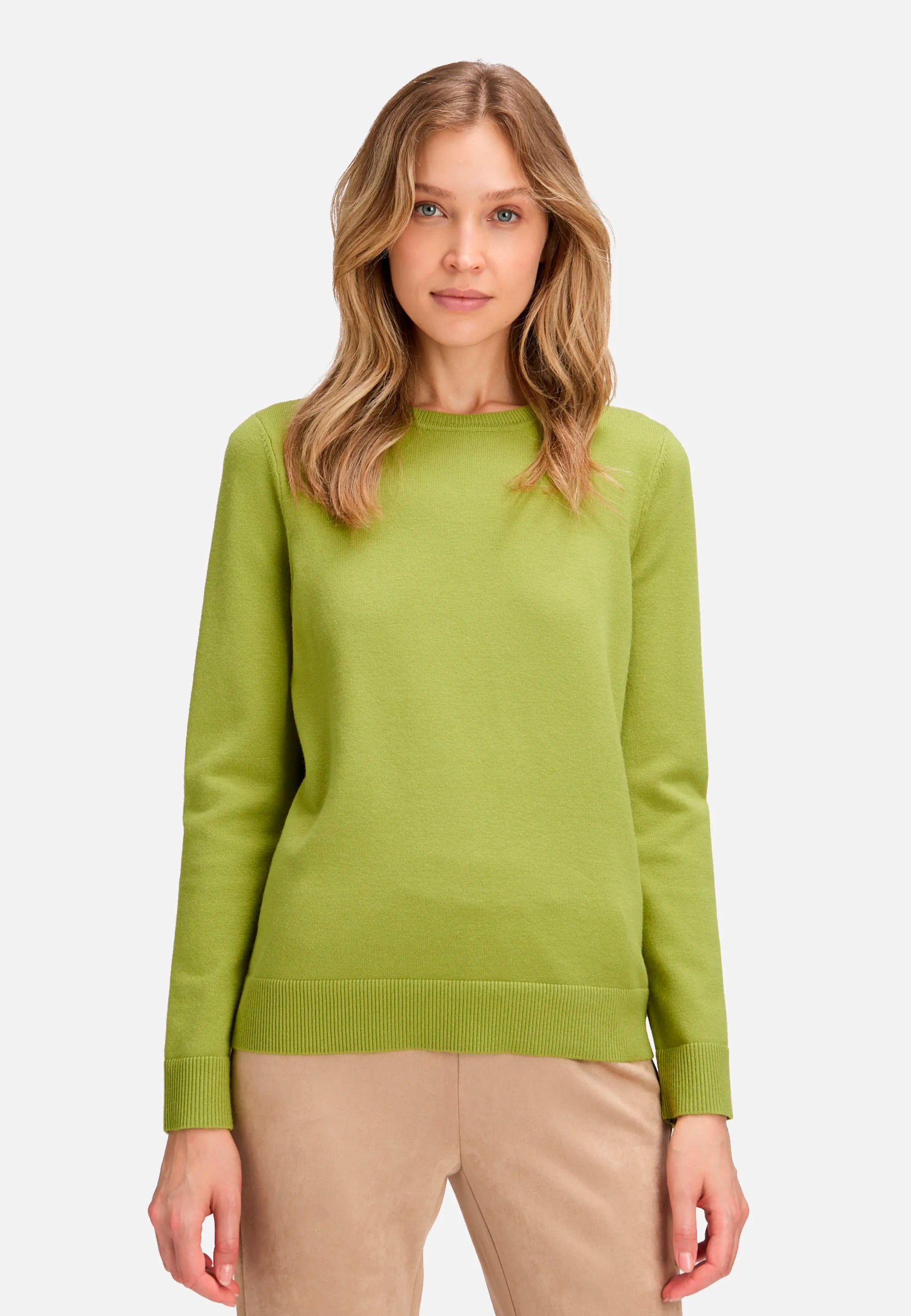 Betty Barclay_Fresh Moss_Basic Knit Sweater with a Round Neck_5342-2907_5436_01