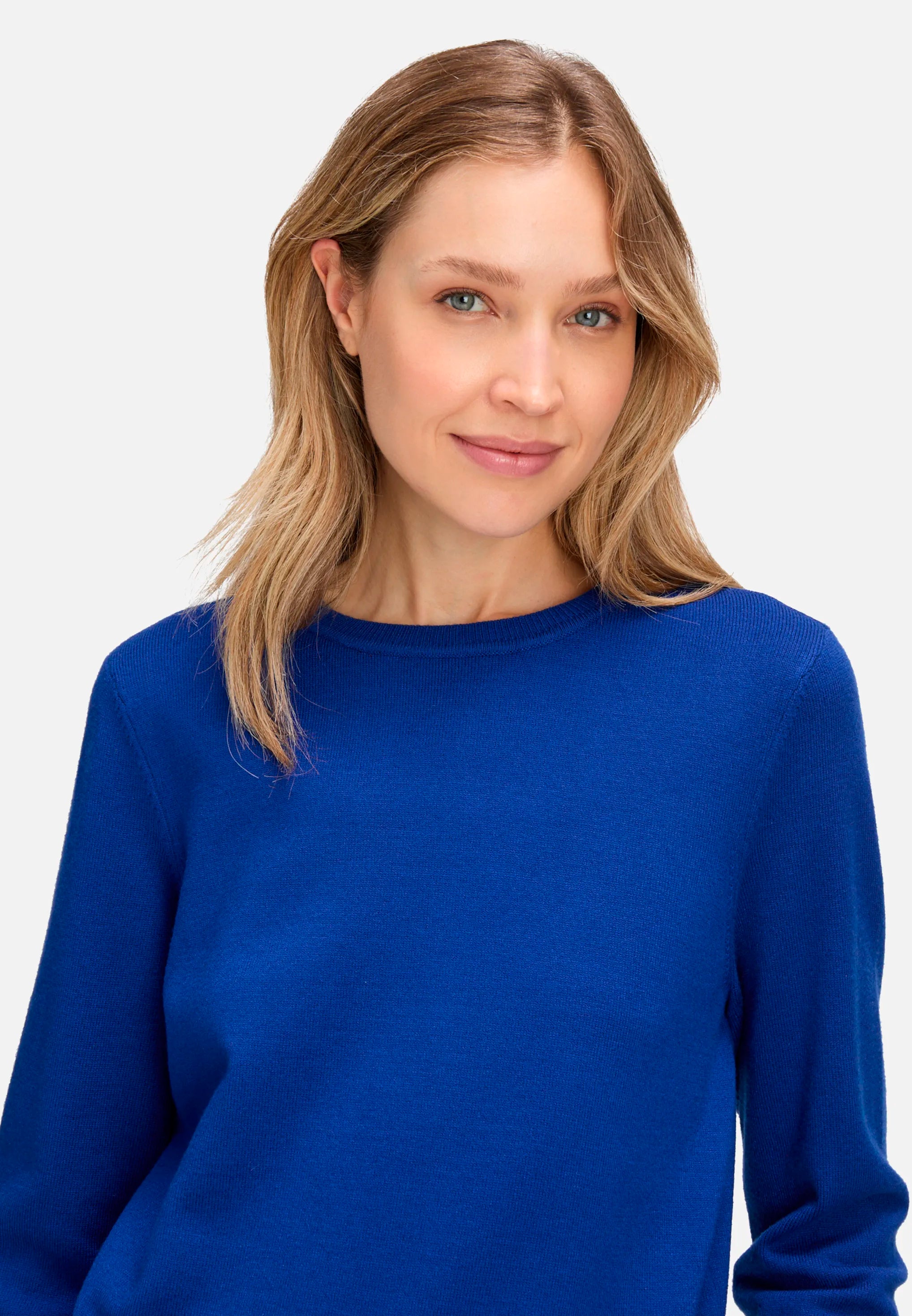 Betty Barclay_Adria_Basic Knit Sweater with a Round Neck_5342-2907_8329_03