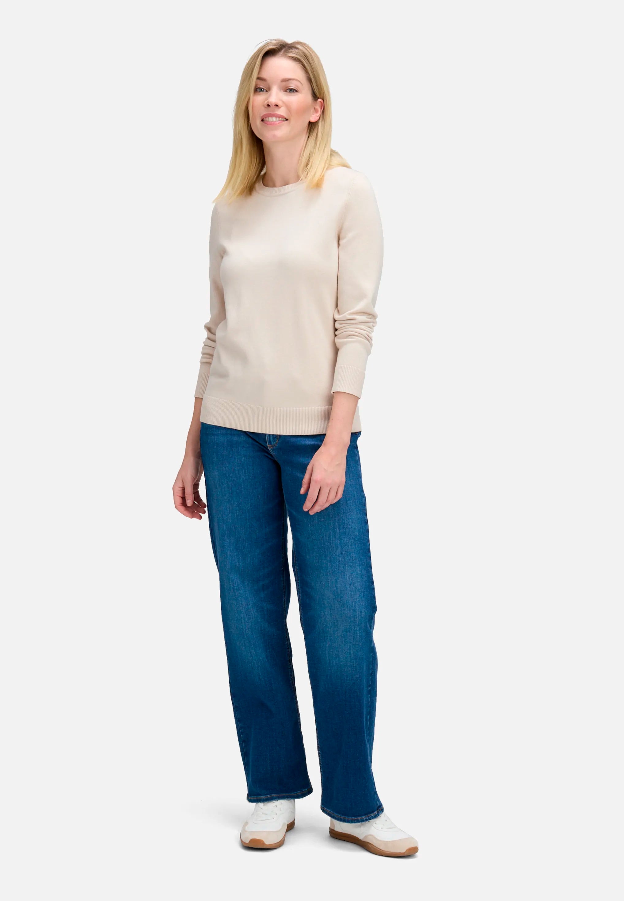Betty Barclay_Pastel Sand_Basic Knit Sweater with a Round Neck_5342-2907_9104_02