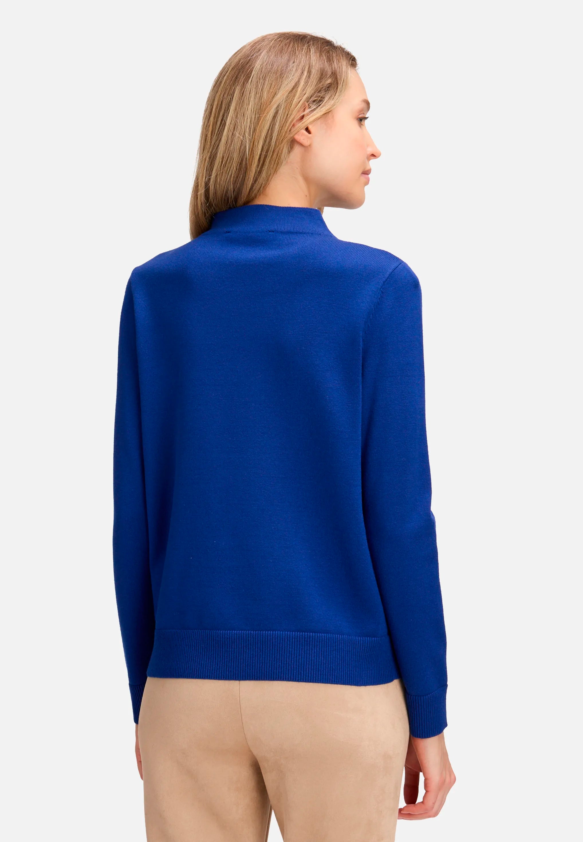 Betty Barclay_Adria_Basic Knit Sweater with Stand-Up Collar_5343-2907_8329_03