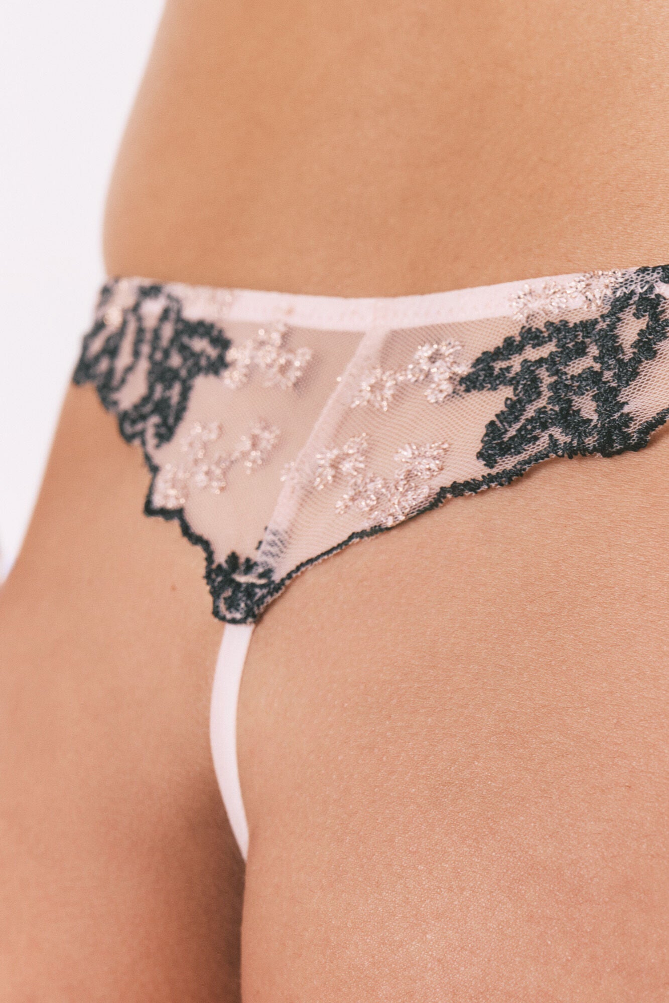 Women Secret_Black_Black Embroidered Tulle Thong_5352597_01_06