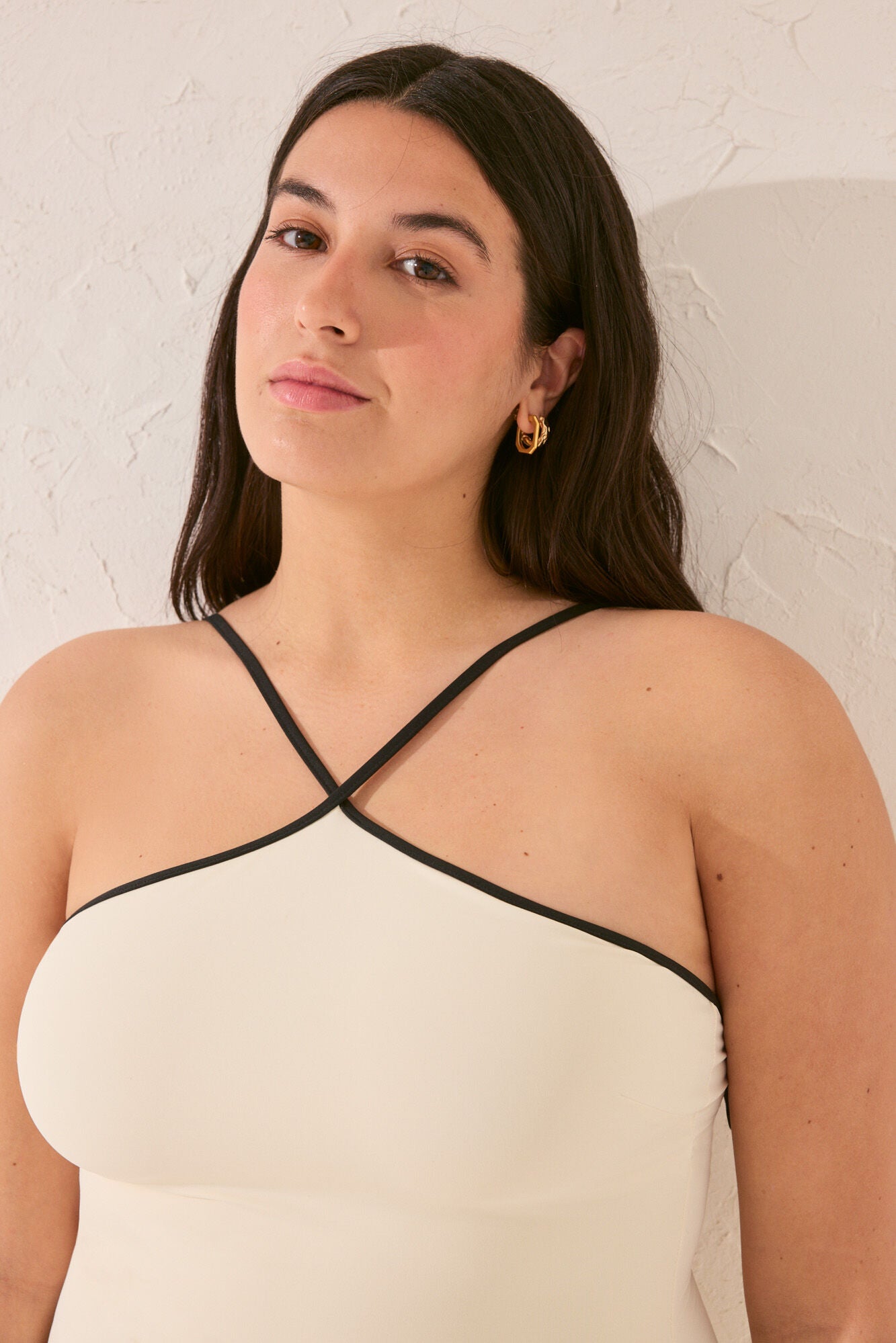 Women Secret_Ivory White Halterneck Swimsuit with Piping Detail_5529092_96_10